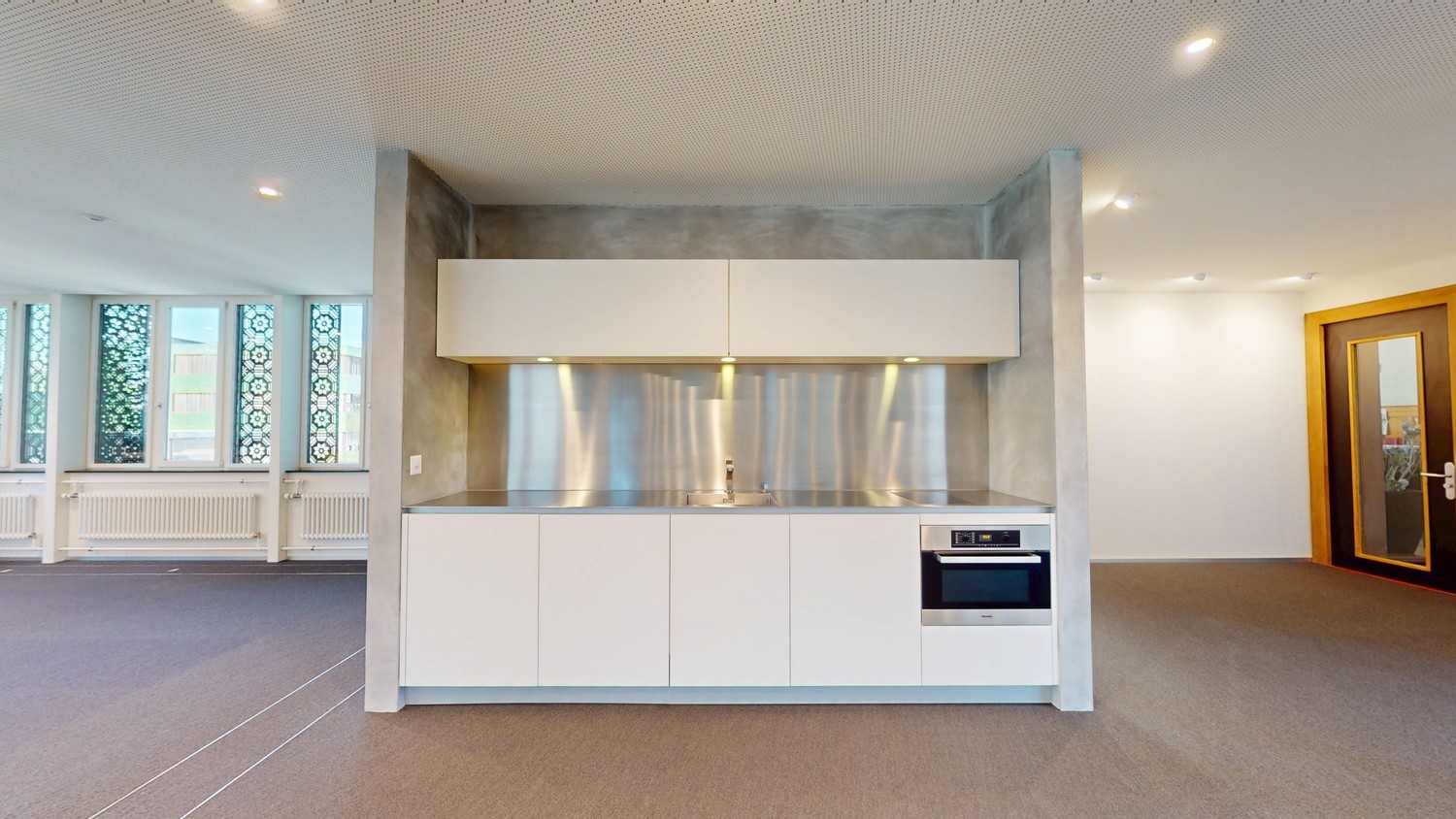 170m² office