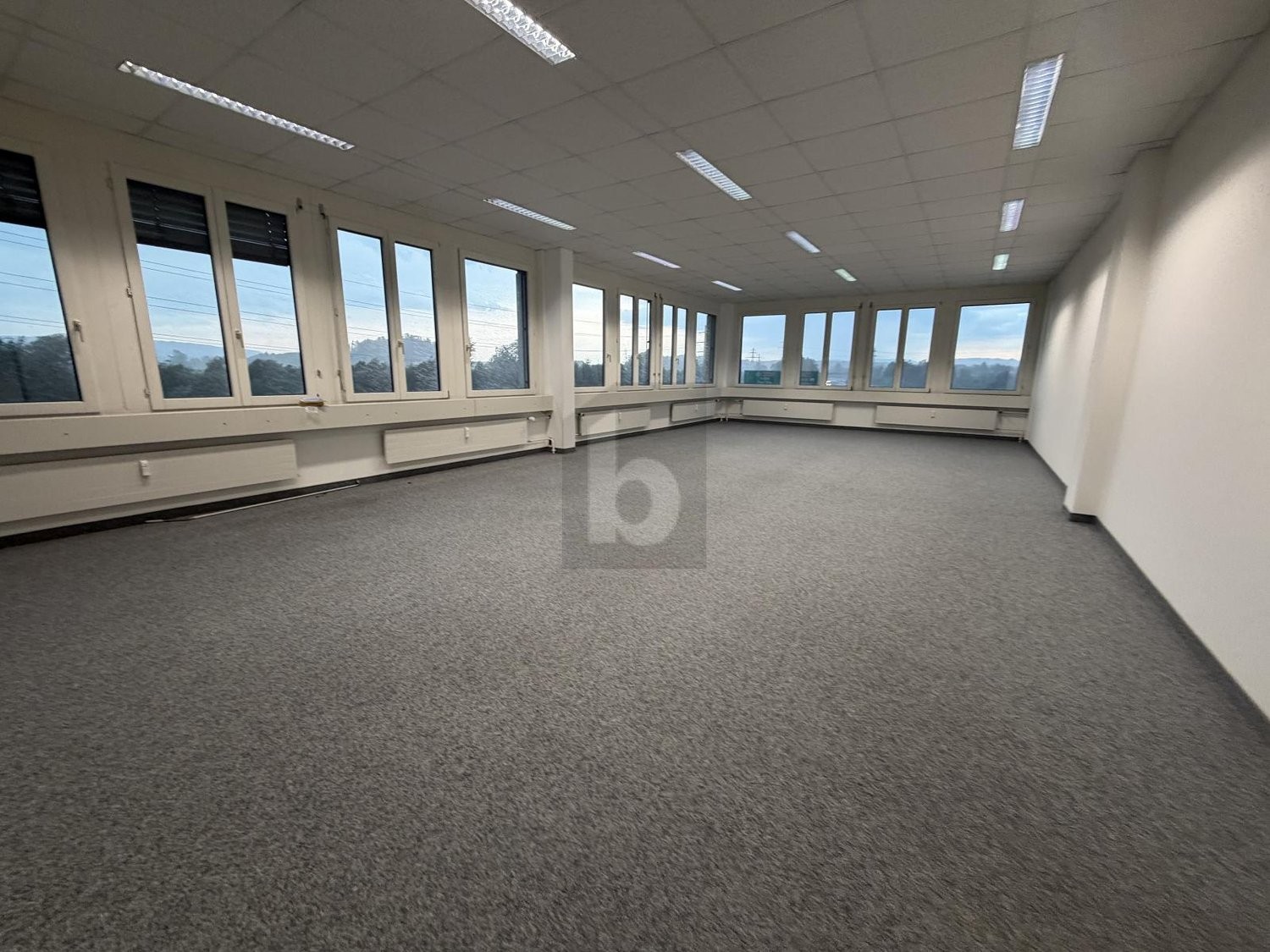 230m² office, photo 4 of 4