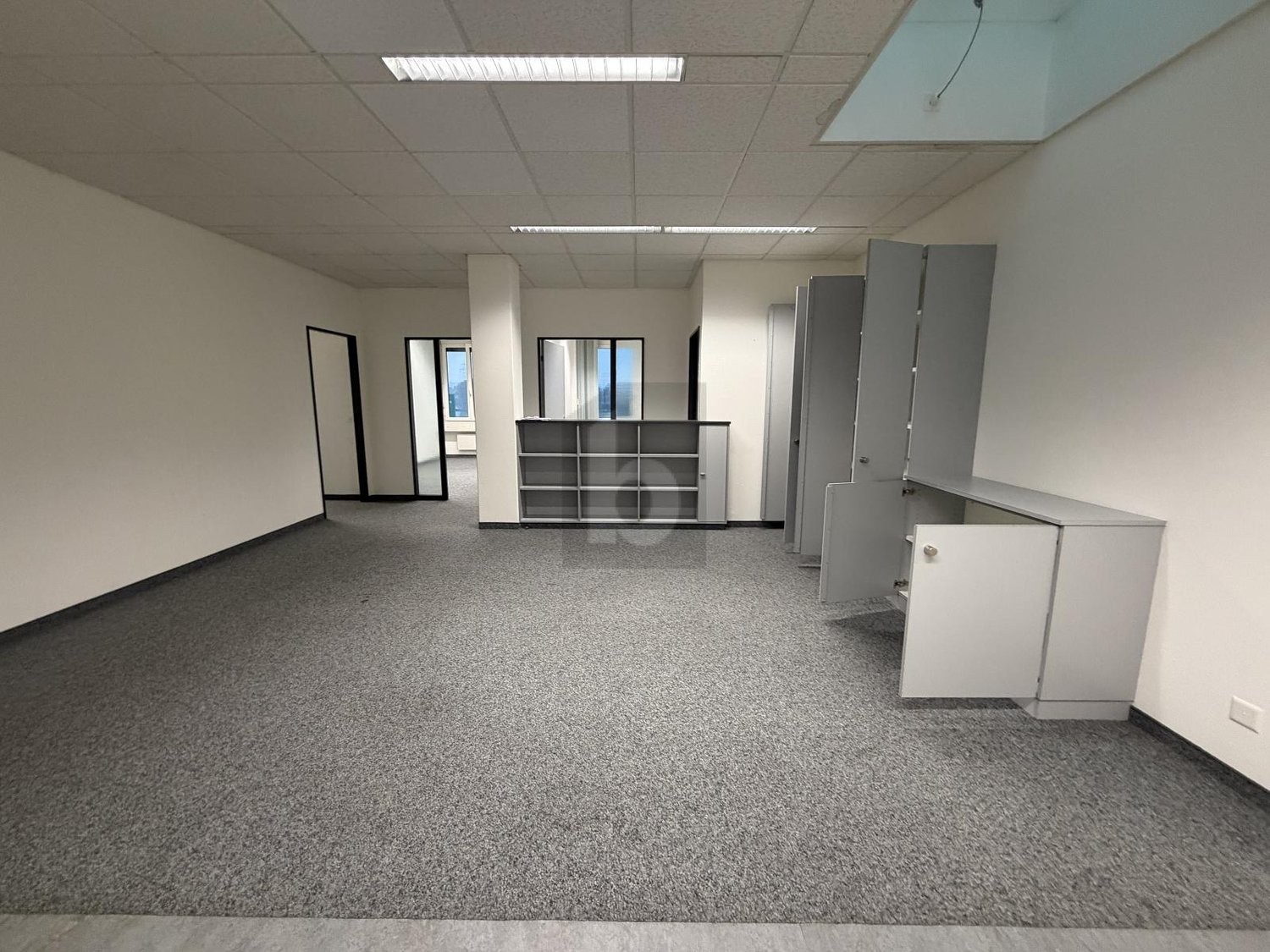 230m² office, photo 2 of 4