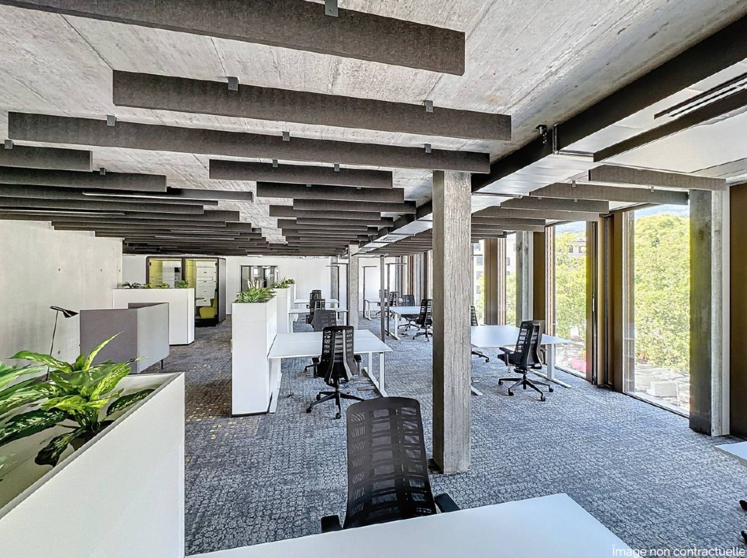 340m² office