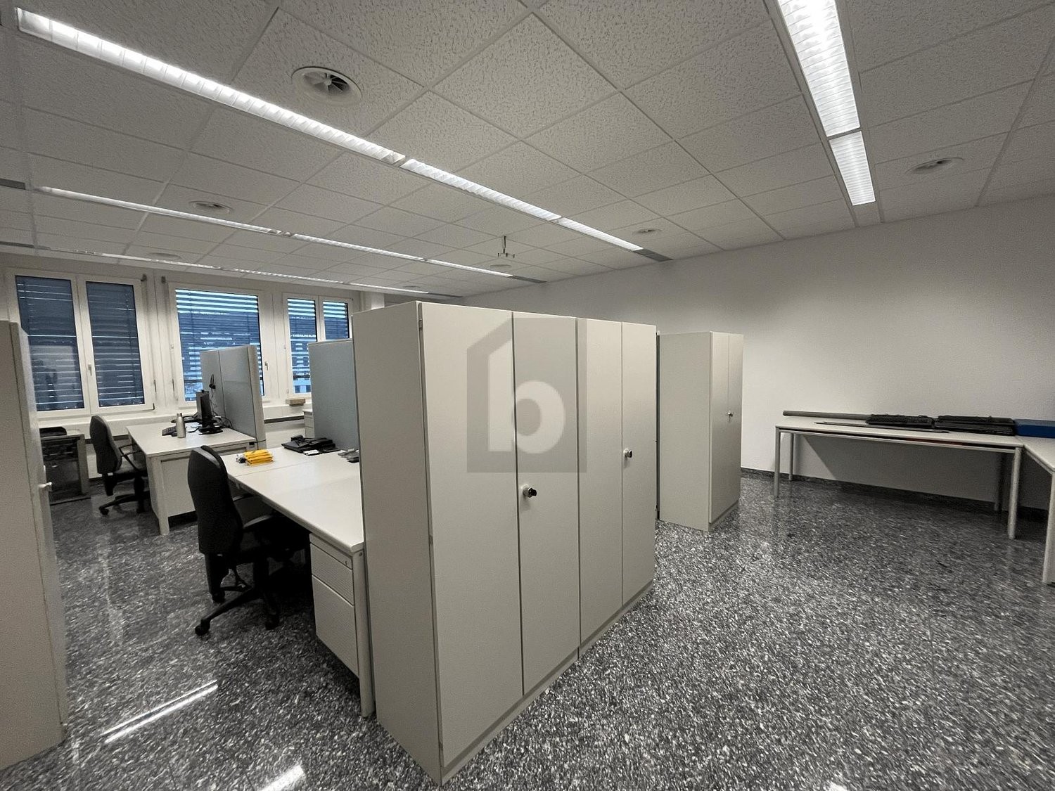 200m² office, photo 3 of 4