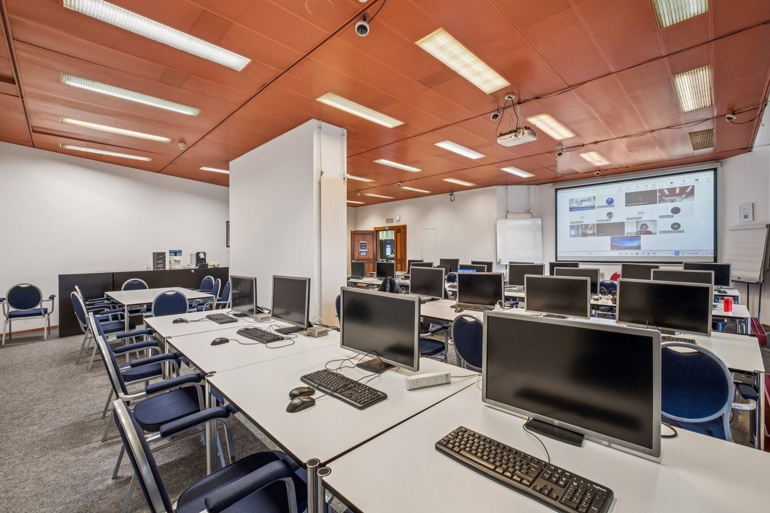 324m² office, photo 10 of 10