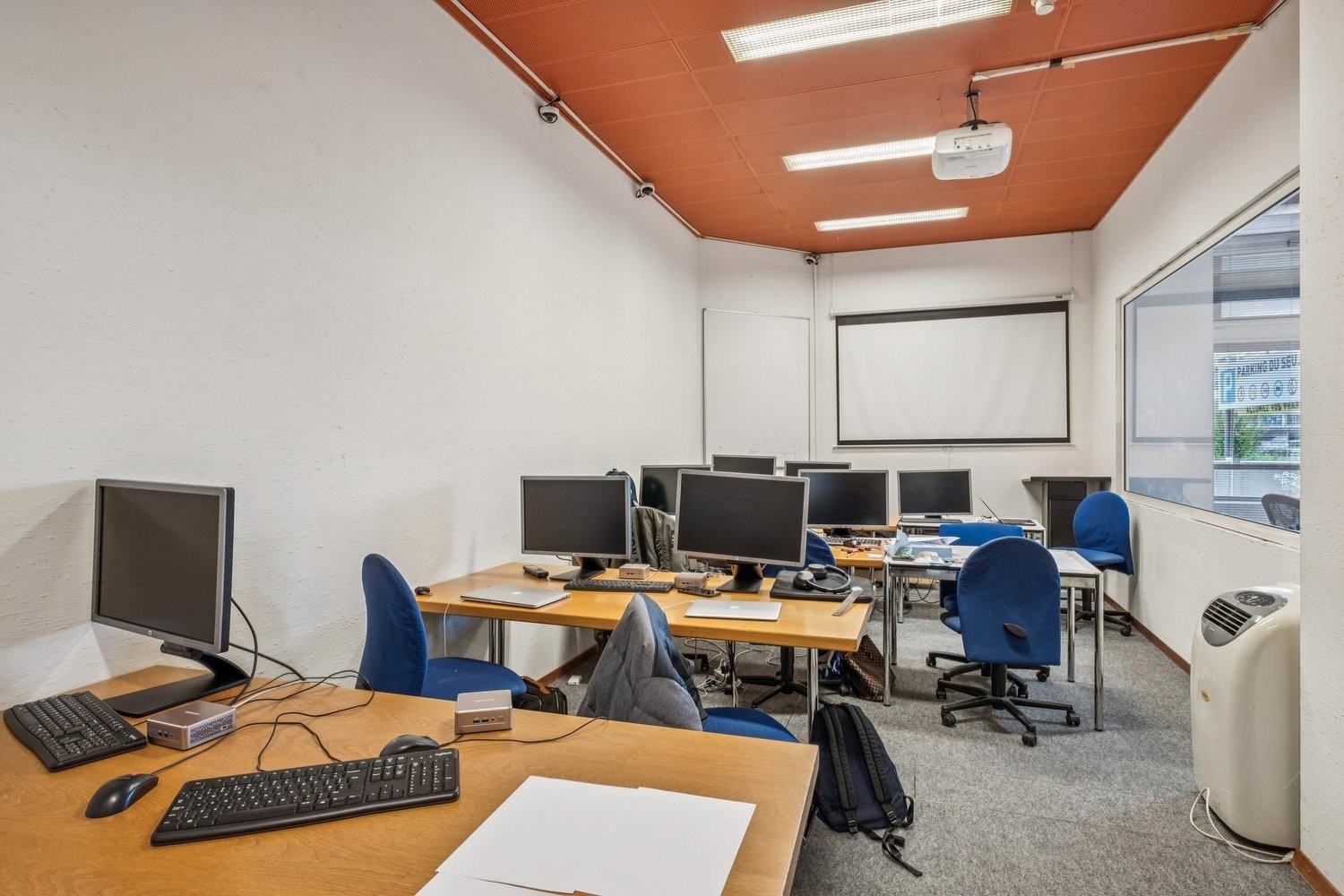 324m² office, photo 8 of 10