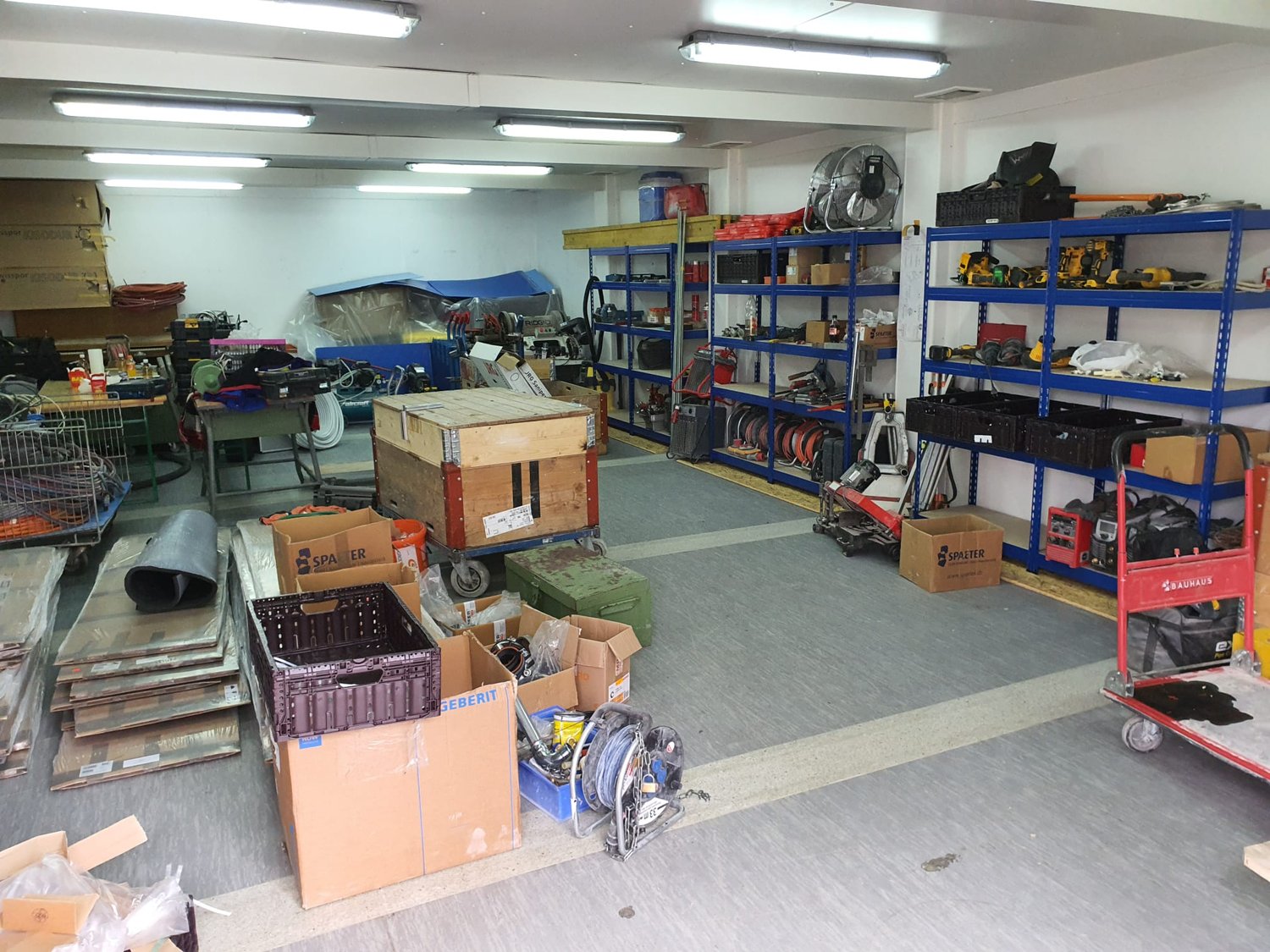 Locale di deposito di 49m²