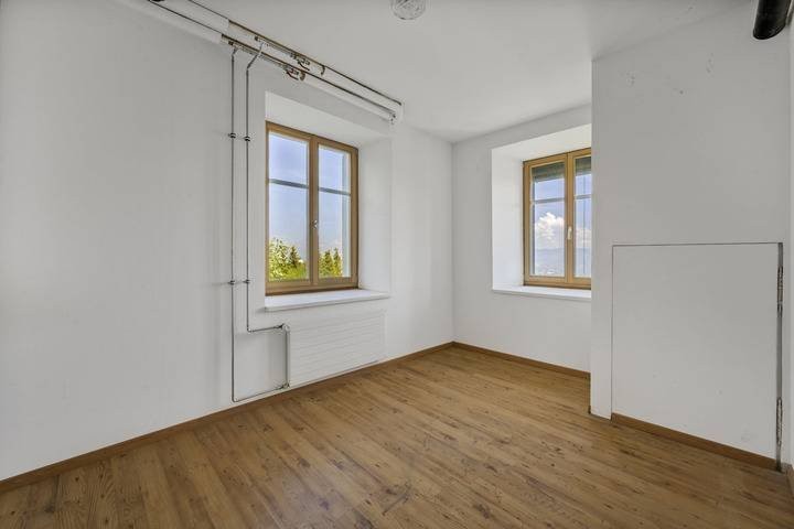 Maison multifamiliale, photo 2 sur 9