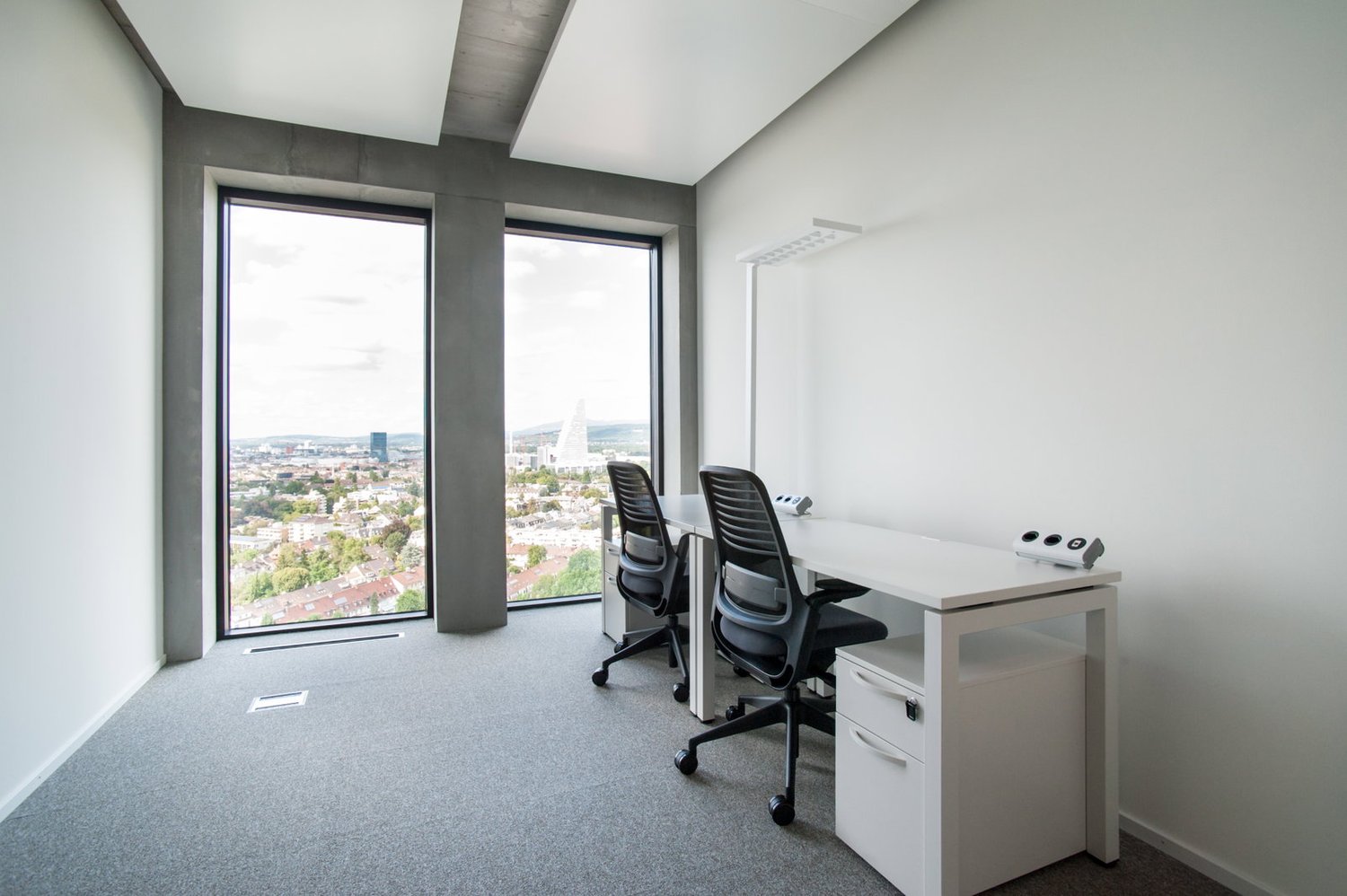 Office, photo 3 of 10