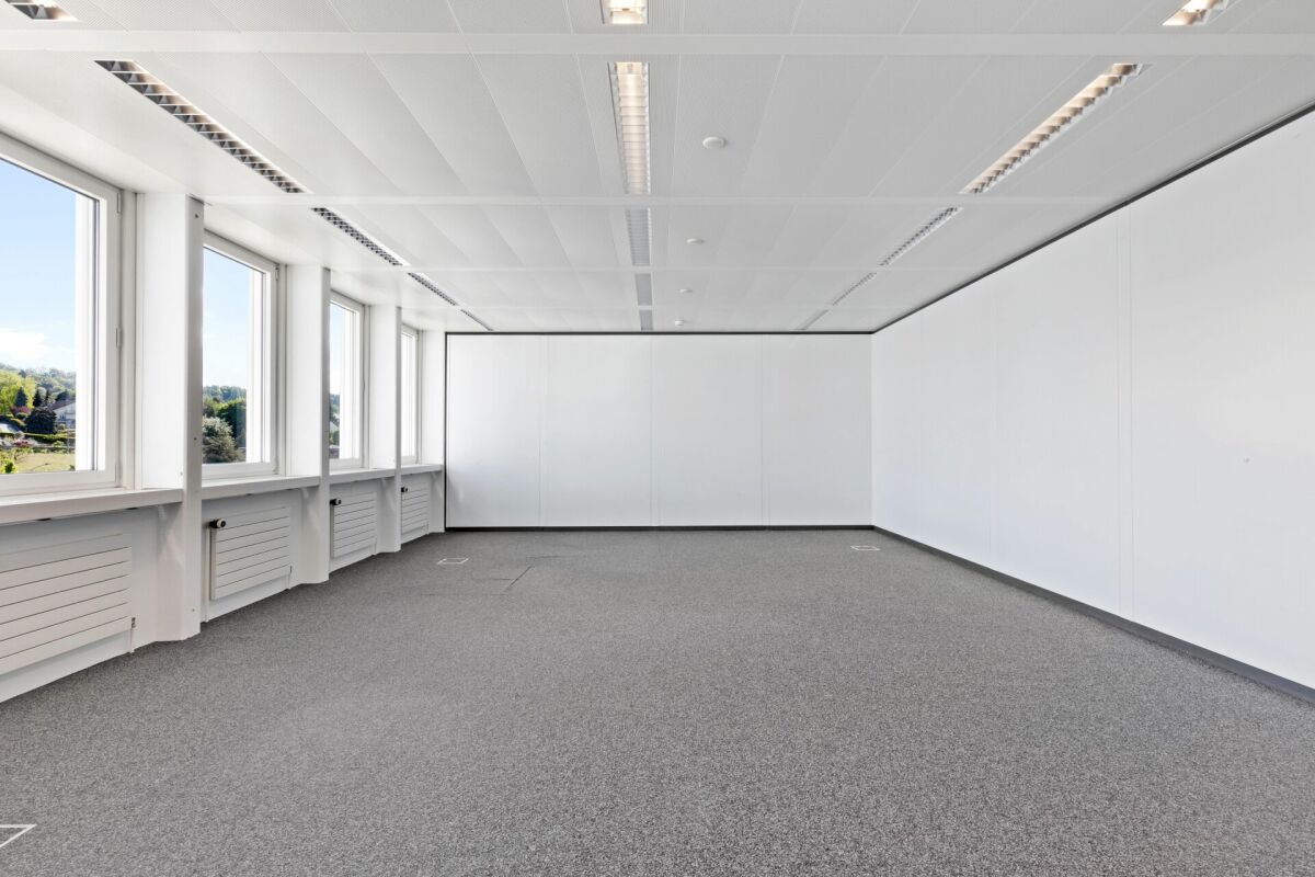 300m² office, photo 1 of 10