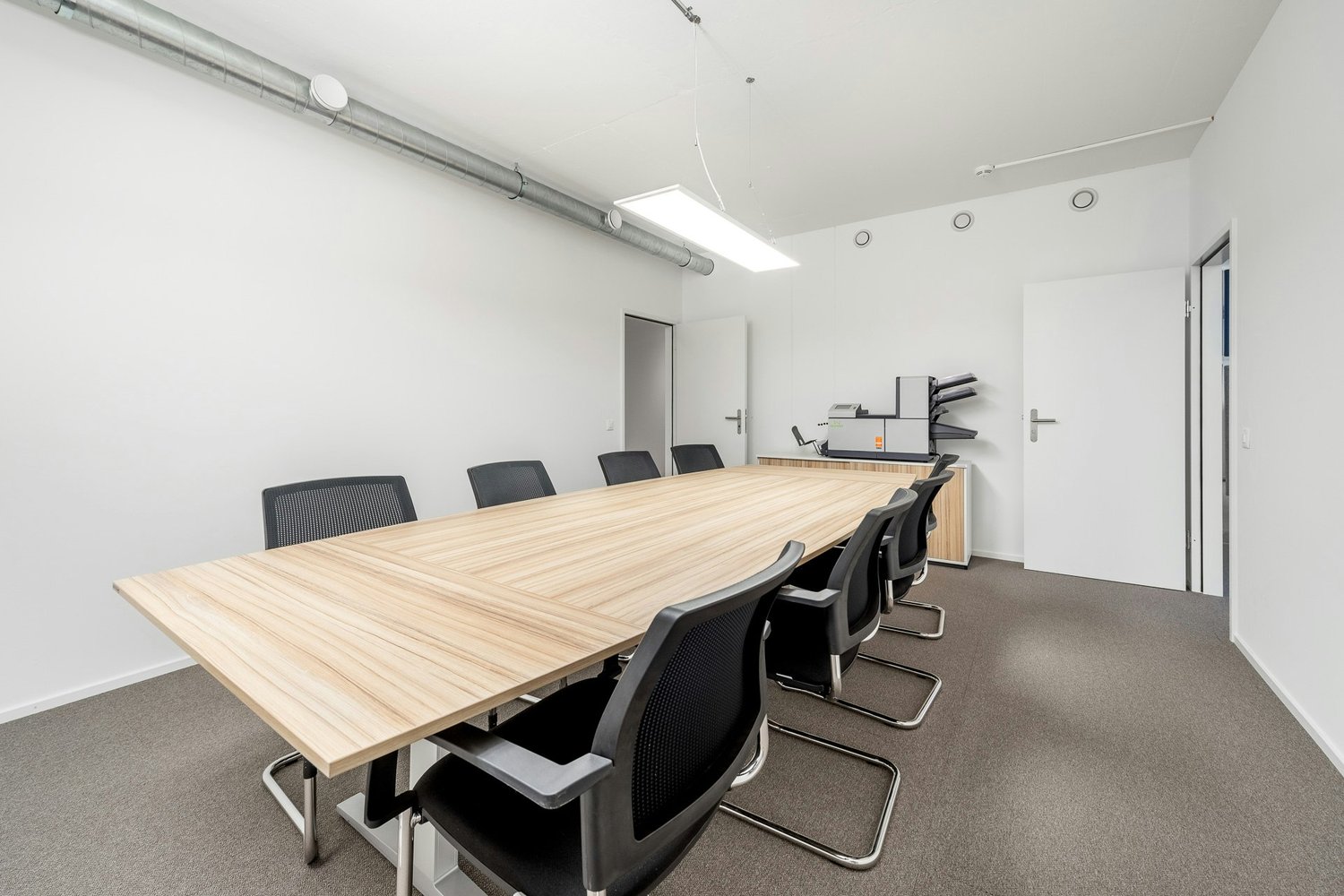 212m² office, photo 3 of 7