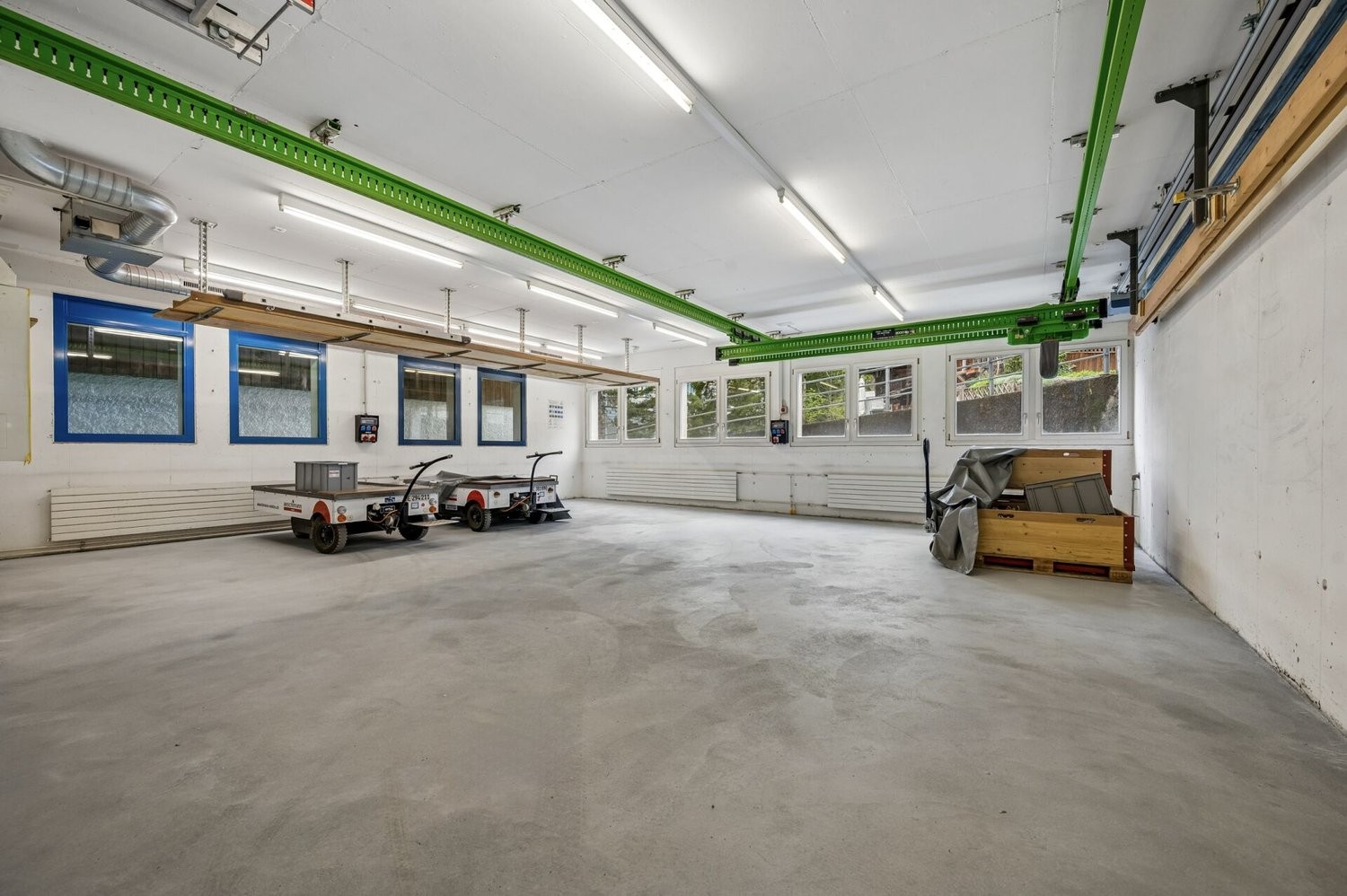 1006m² commercial