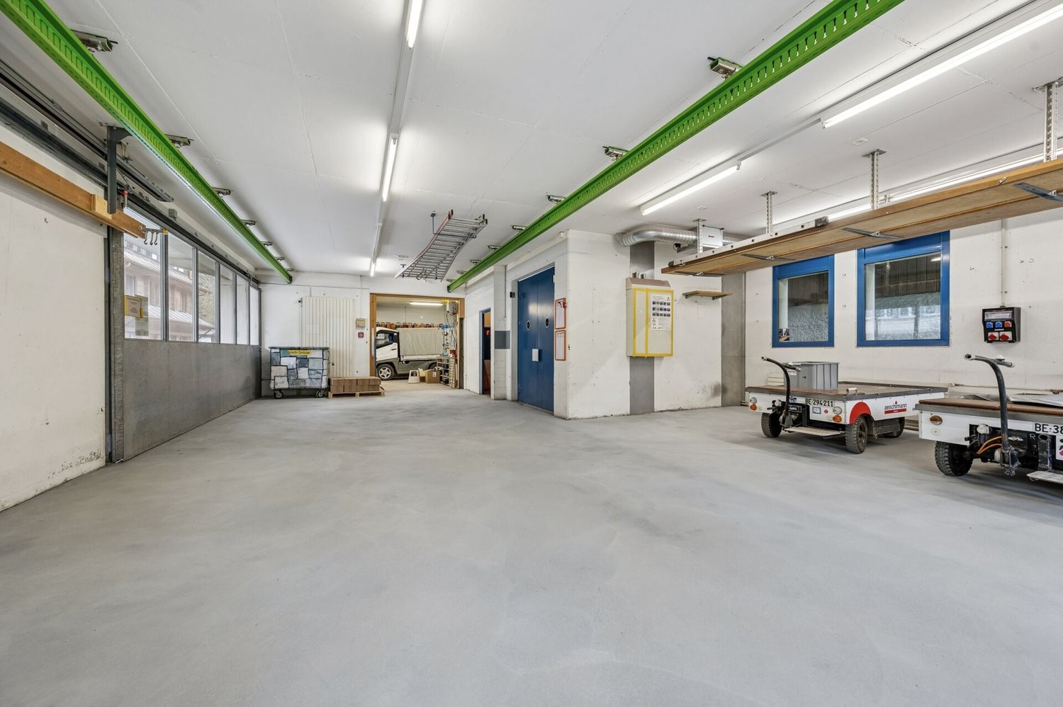 1006m² commercial