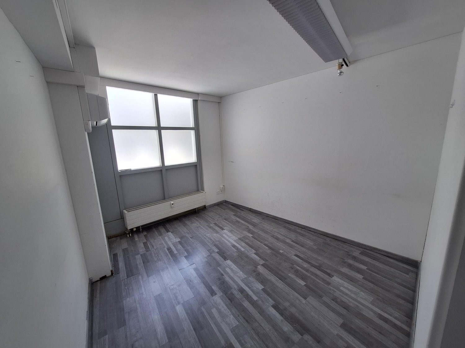 90m² shop, photo 4 of 7