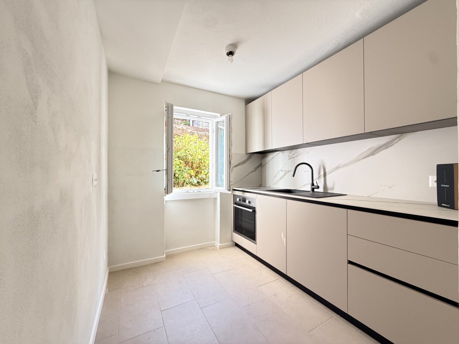 3 rooms row house