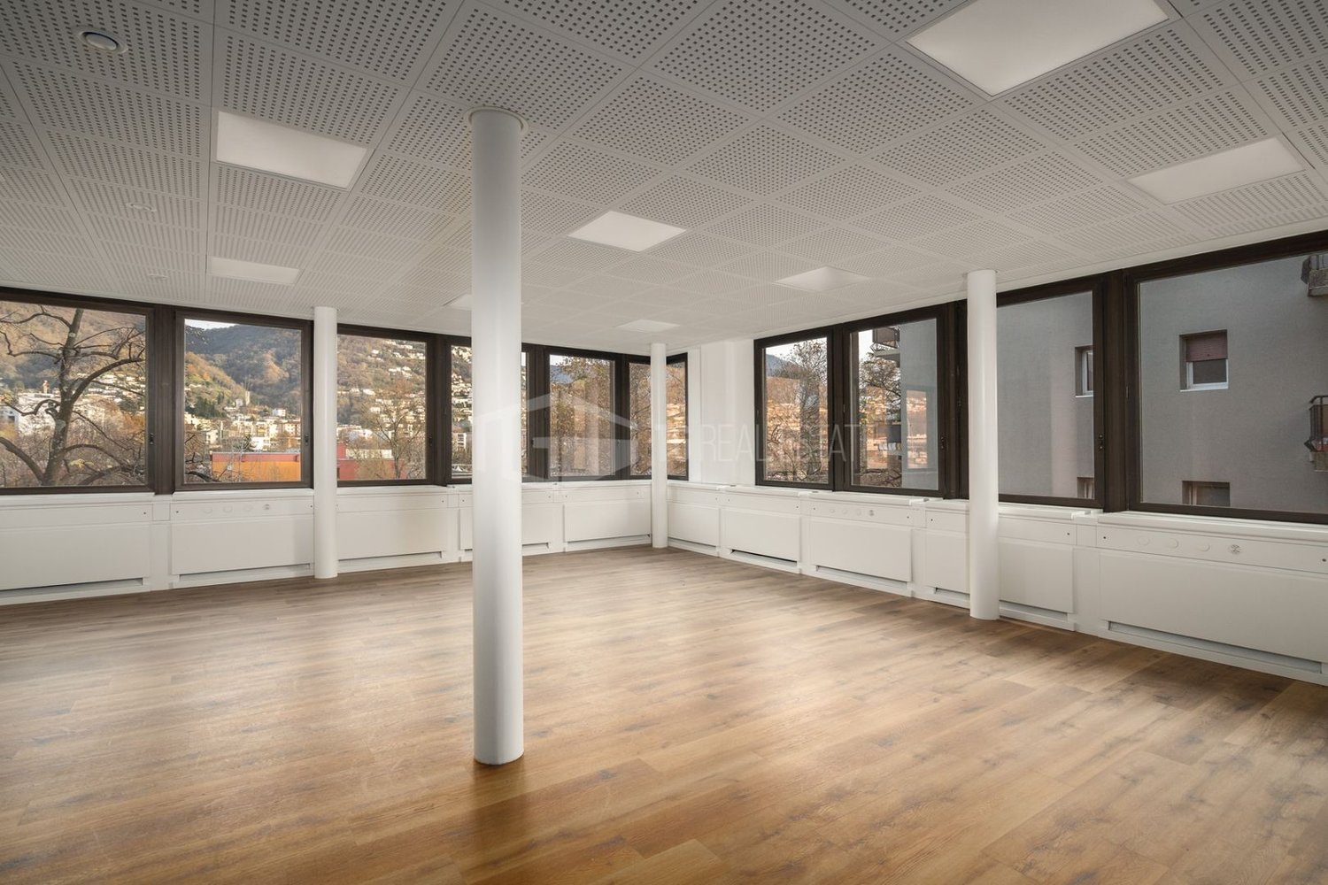 Office, photo 7 of 10