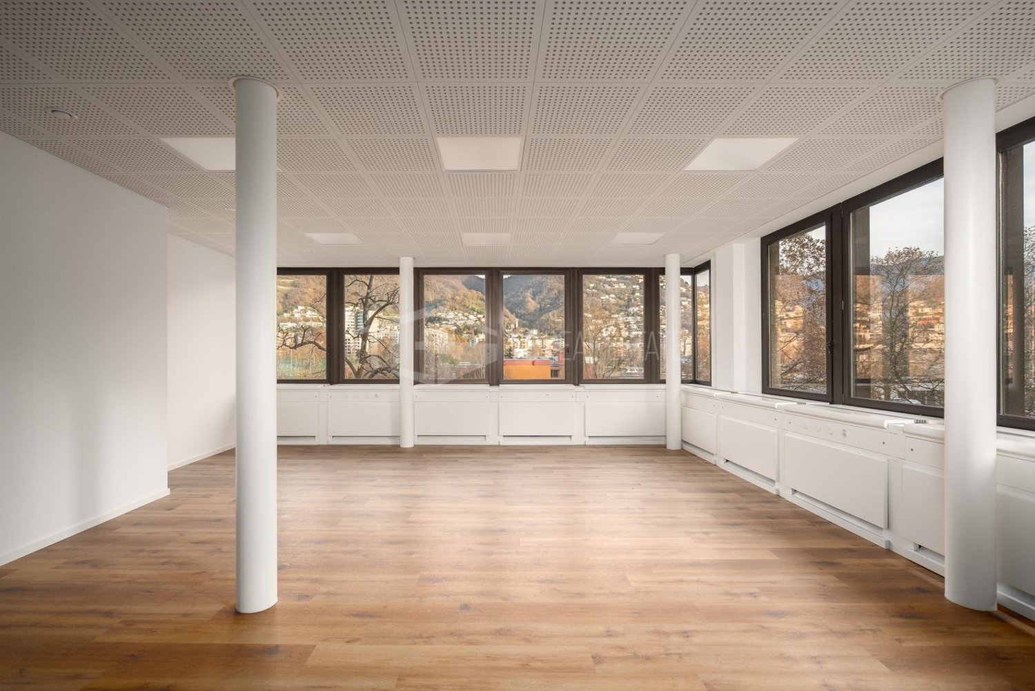 Office, photo 2 of 10