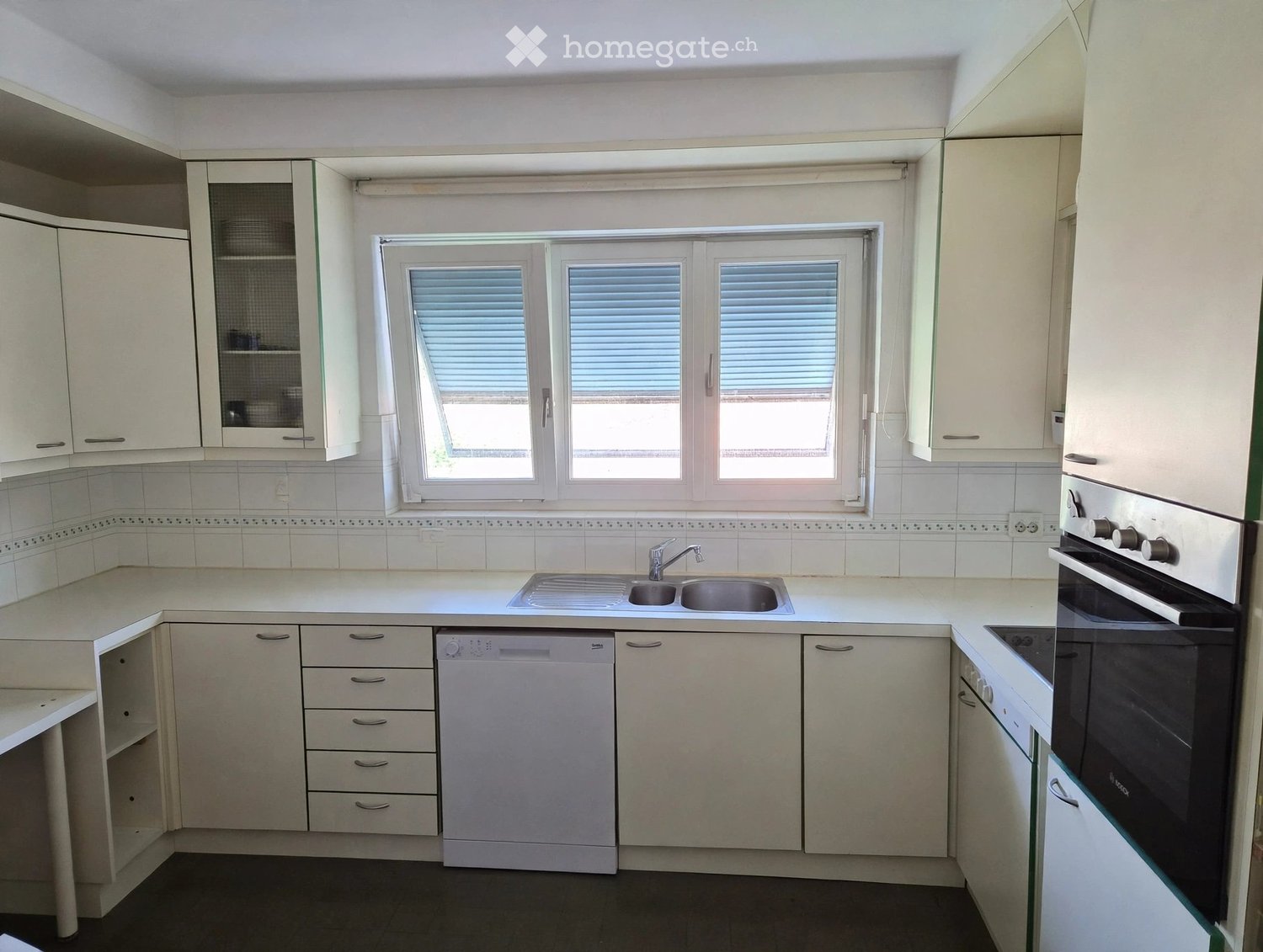 5 rooms apartment