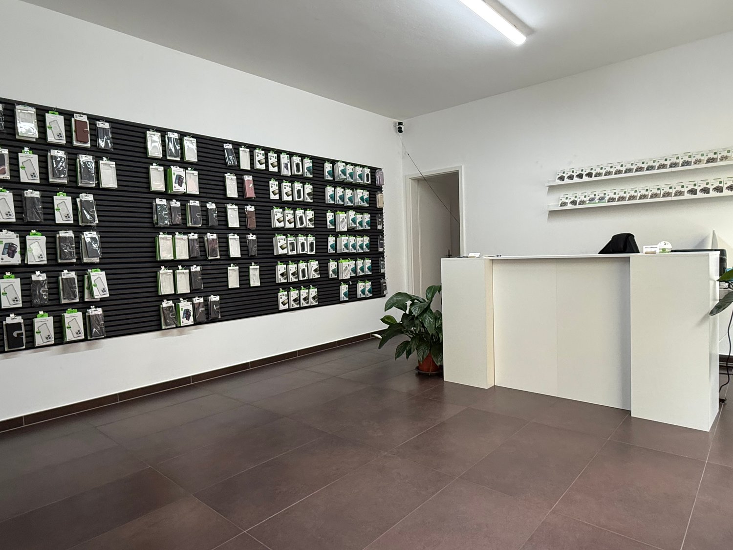 60m² commercial
