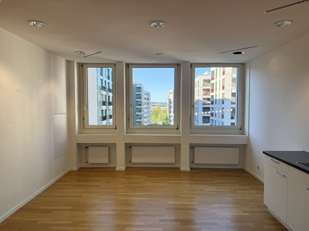 Office, photo 4 of 9