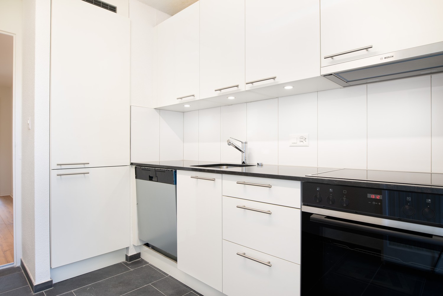 4 rooms apartment, photo 2 of 10