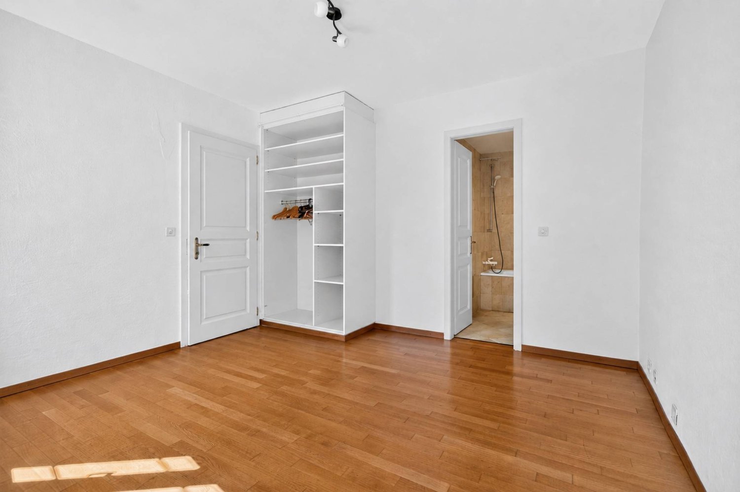 2 rooms apartment, photo 8 of 10