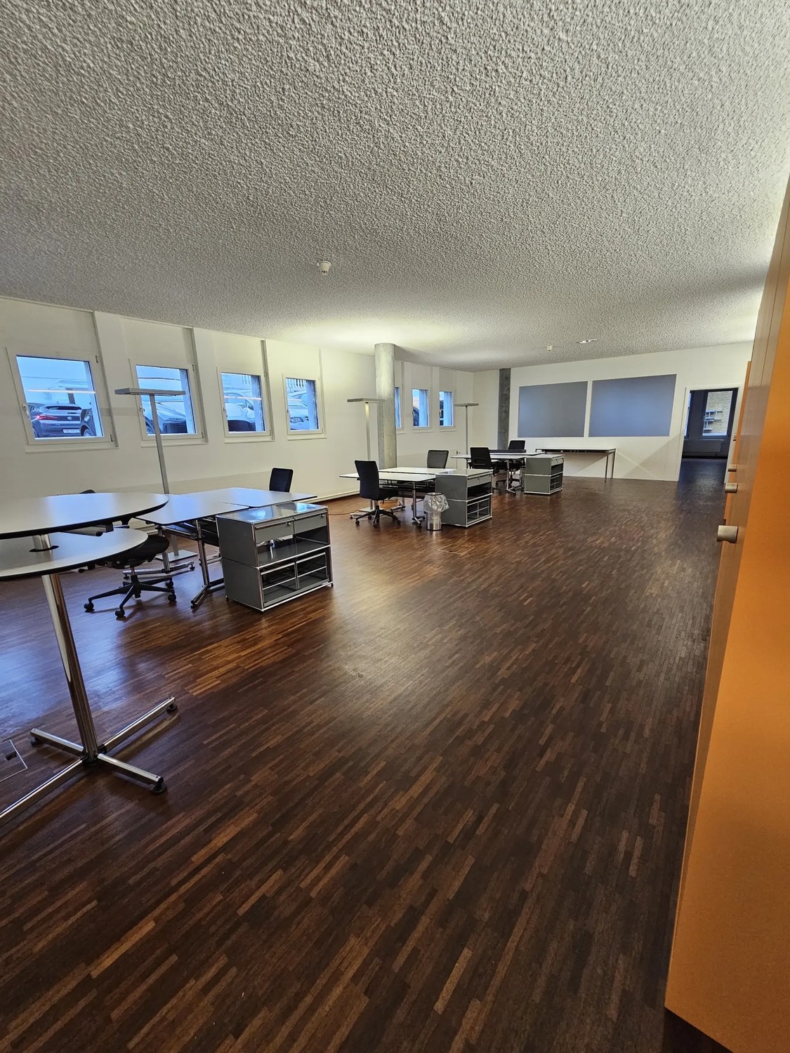 Office, photo 3 of 10