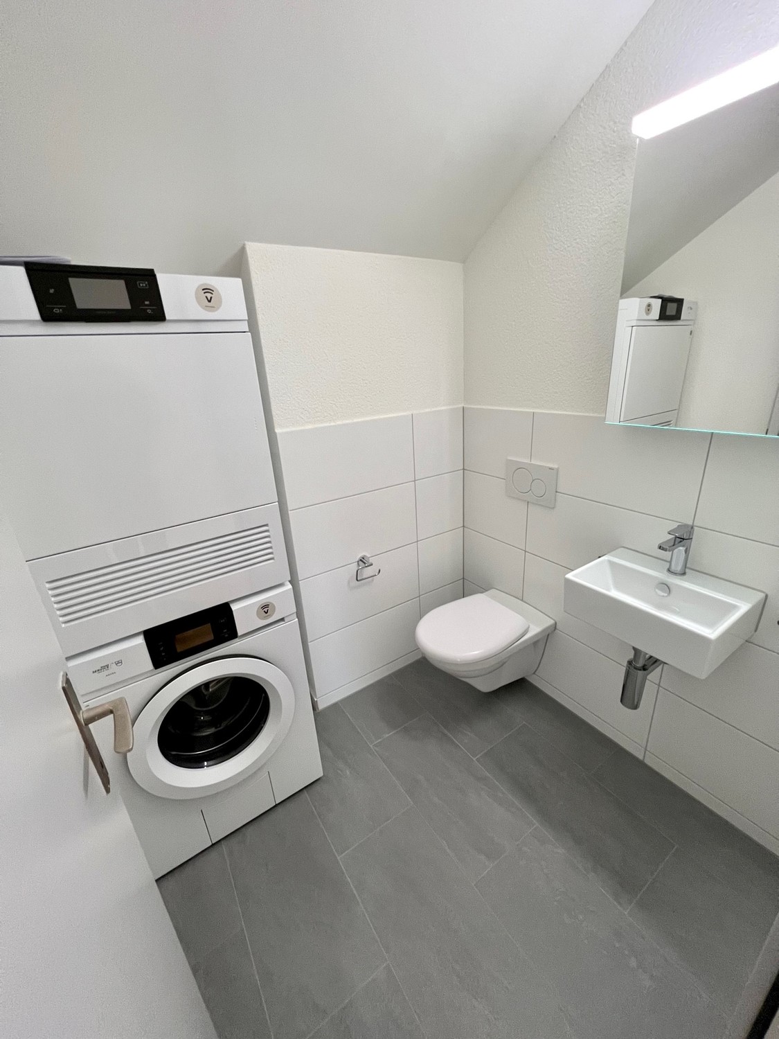 Camera in un appartamento condiviso, foto 5 di 8