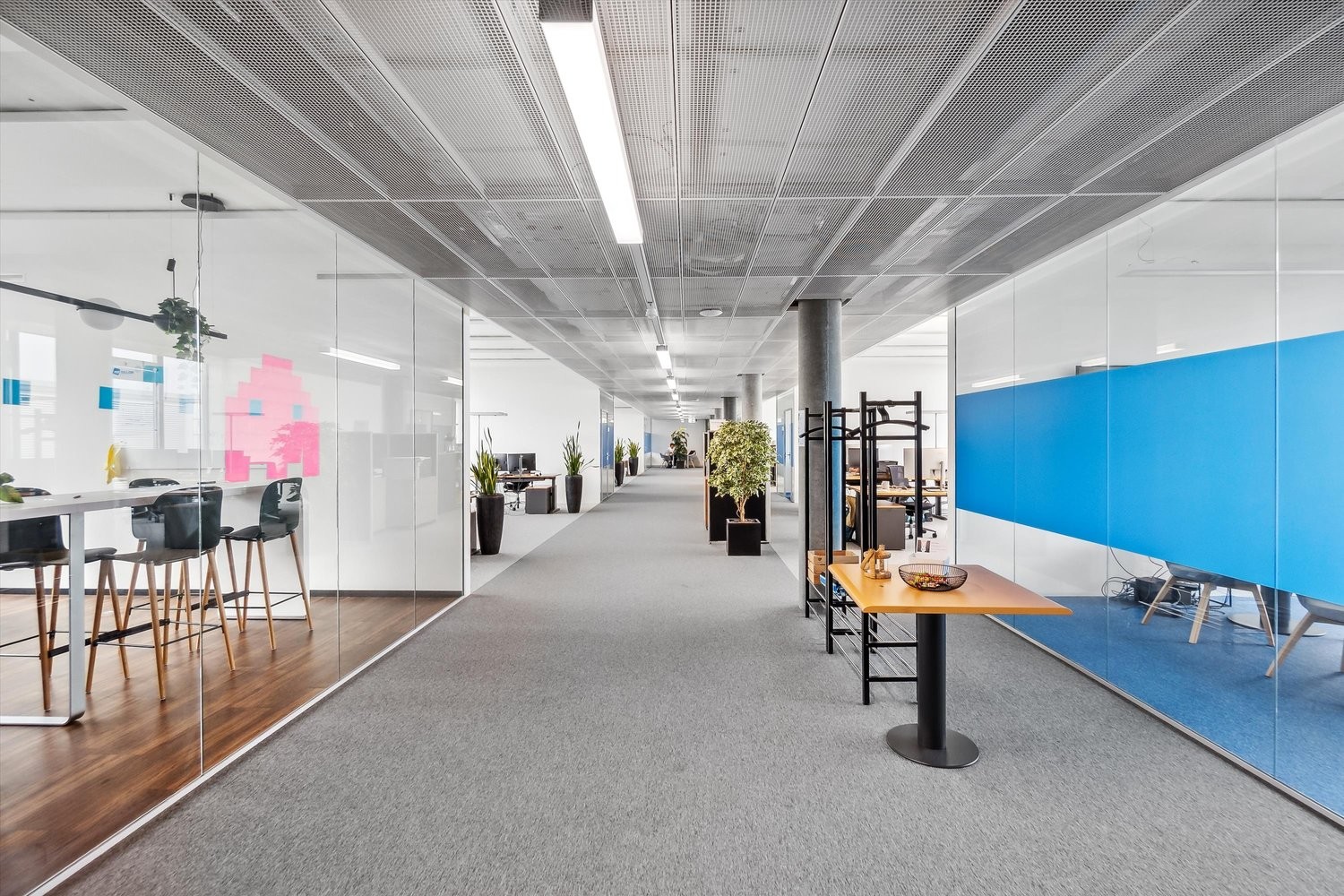 450m² office, photo 6 of 10