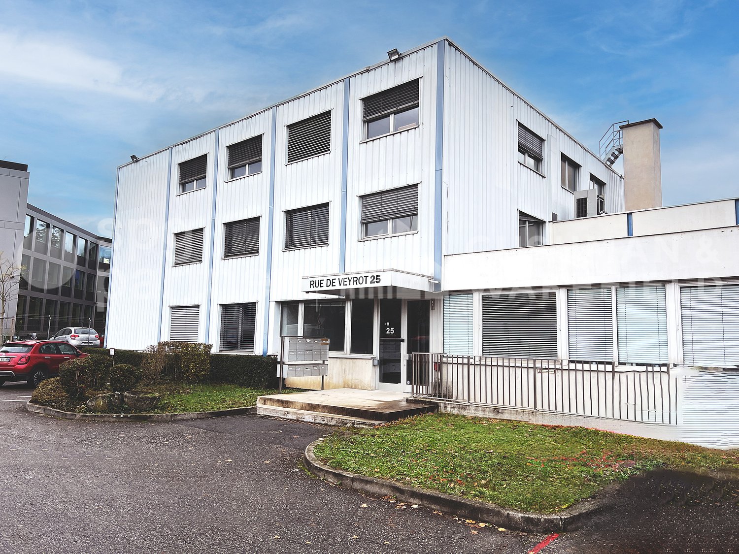1300m² commercial