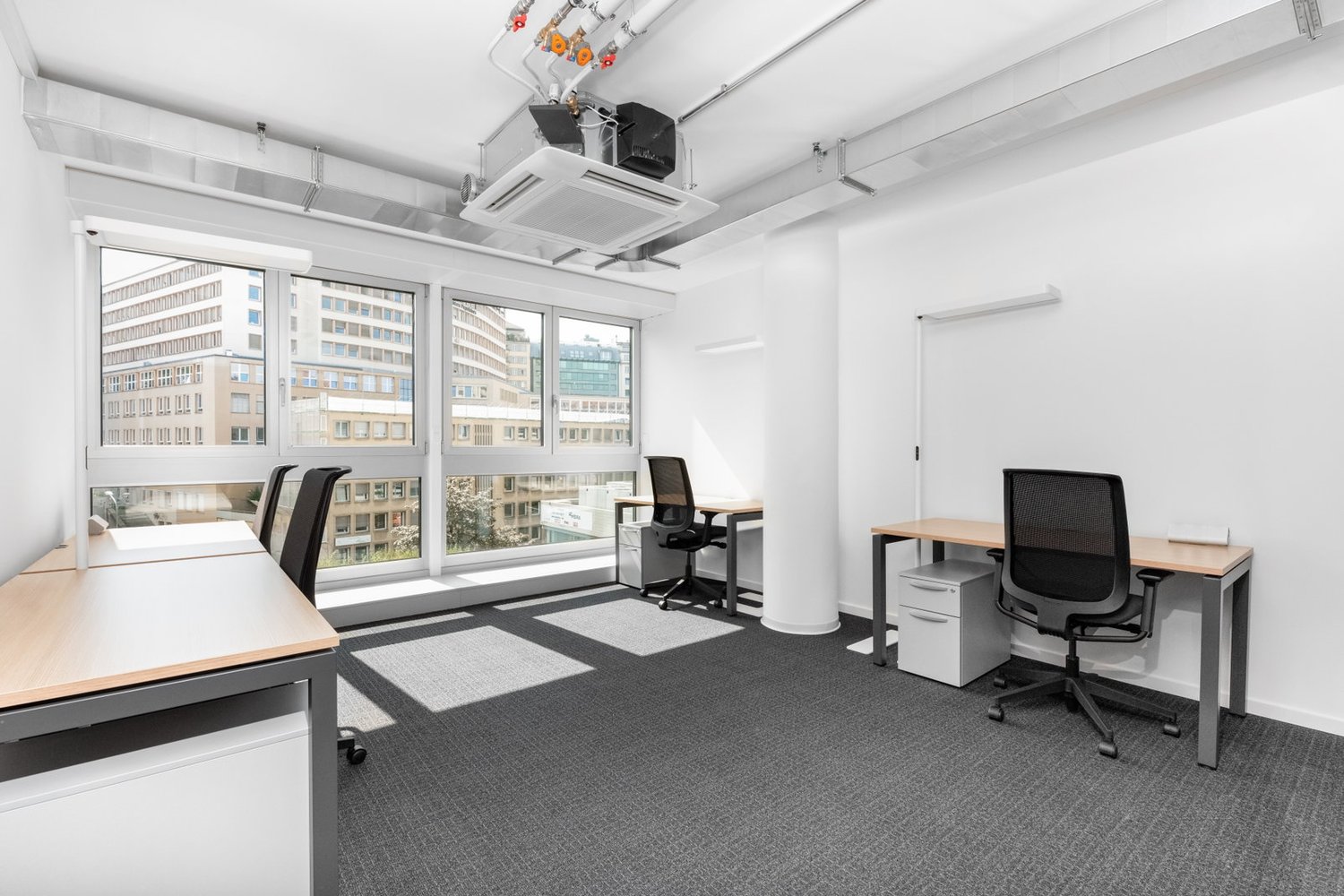 Office, photo 4 of 9