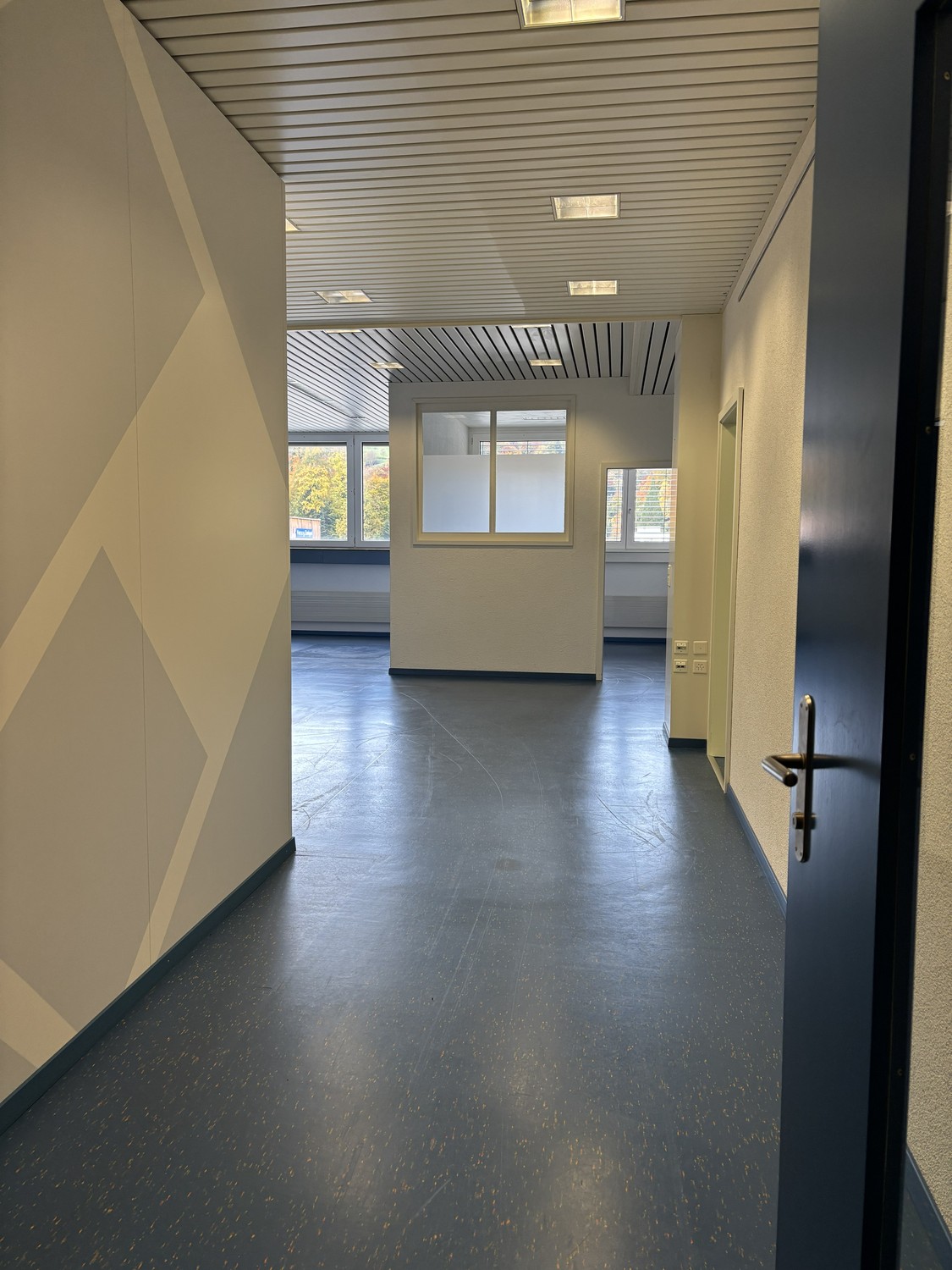 214m² commercial