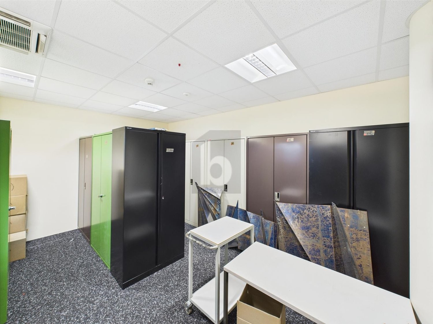 231m² office, photo 1 of 4