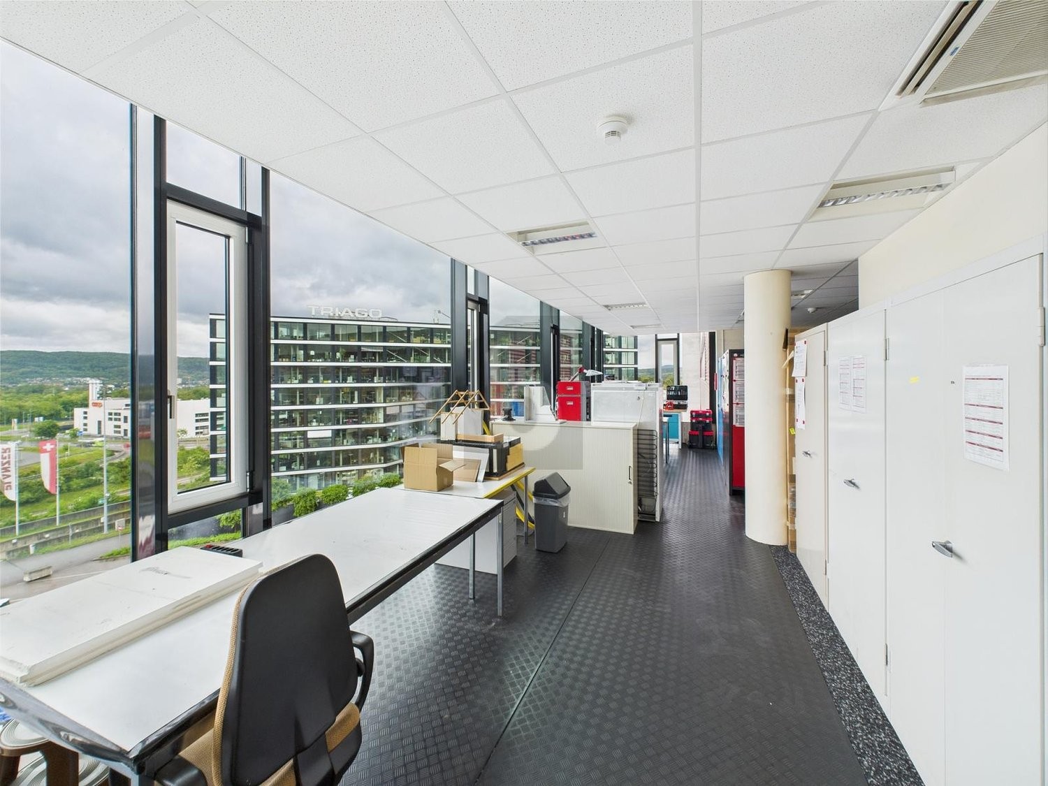 231m² office, photo 2 of 4