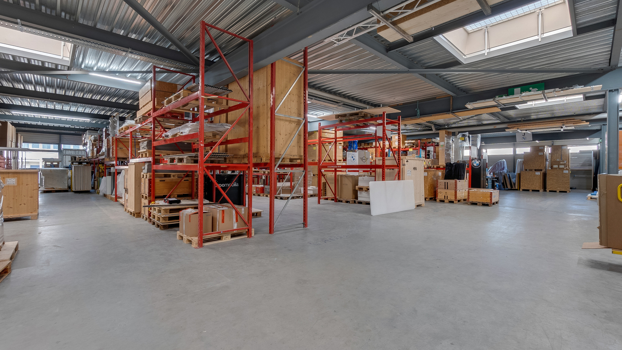 3933m² commercial, photo 3 of 10