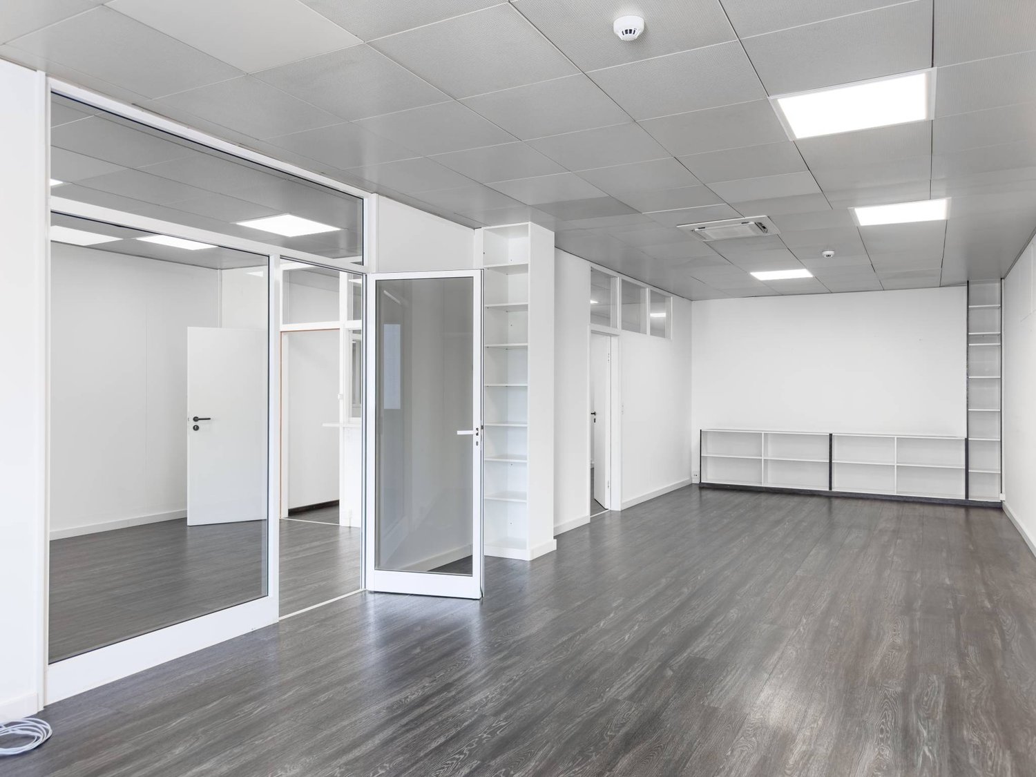 337m² office, photo 2 of 10