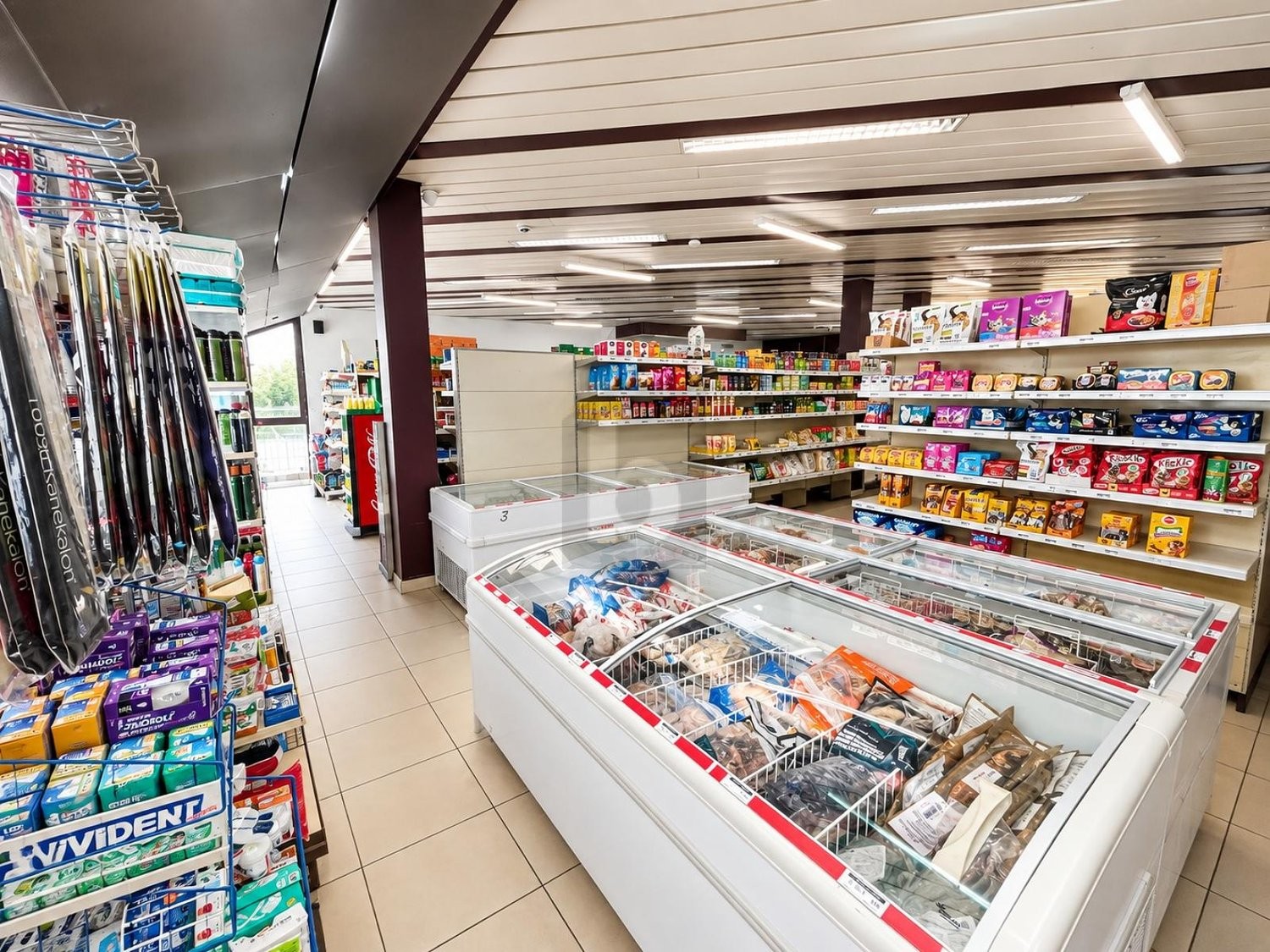 182m² shop, photo 4 of 4
