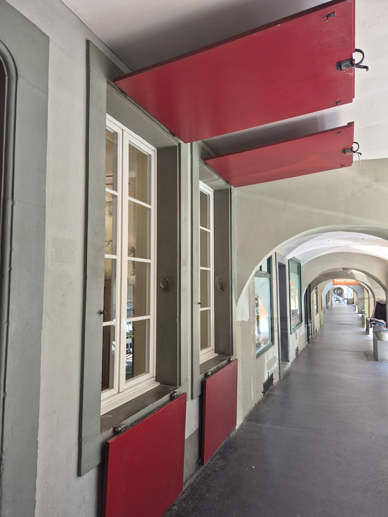45m² shop, photo 2 of 2