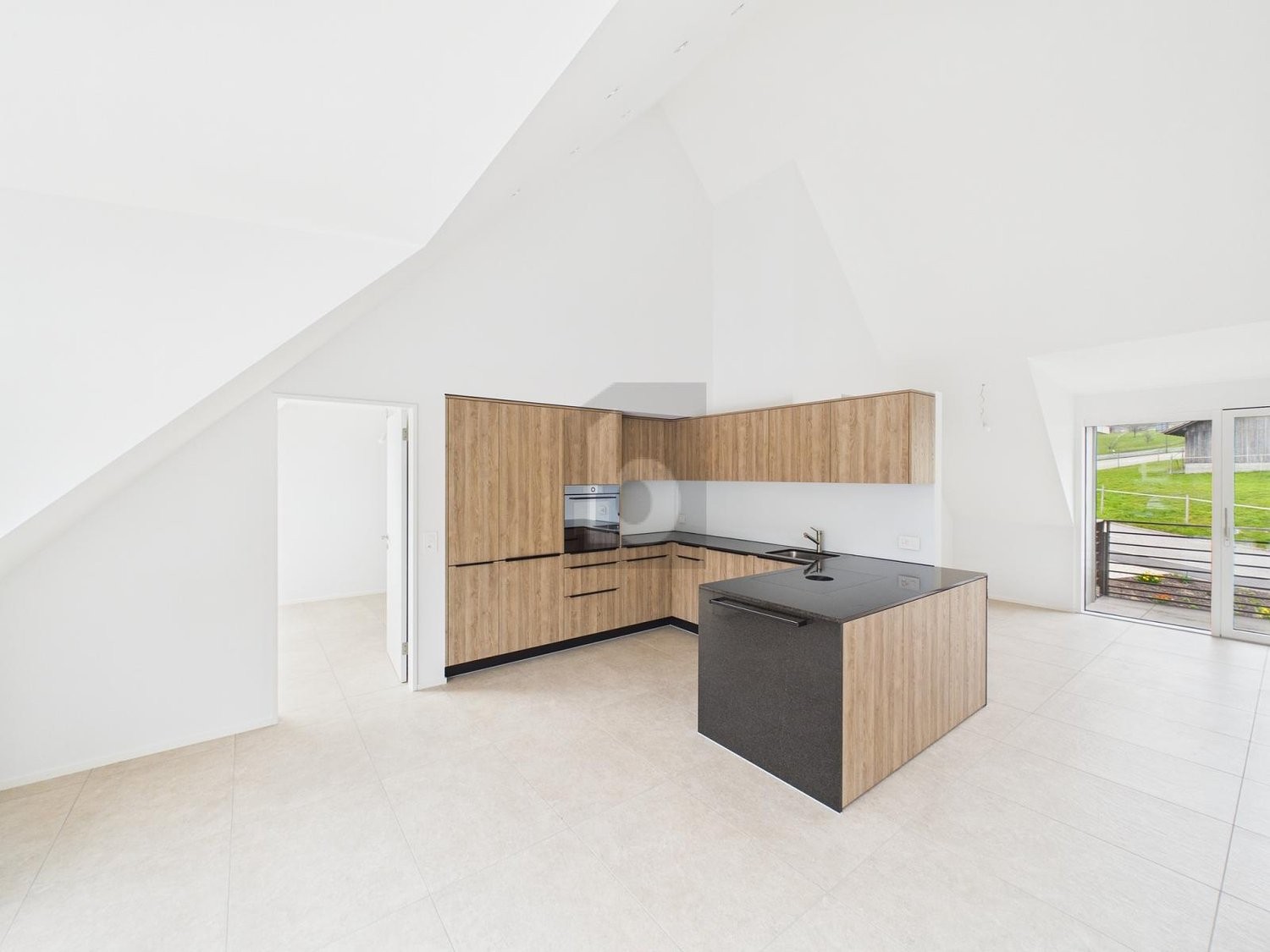 5 rooms roof flat, photo 4 of 4