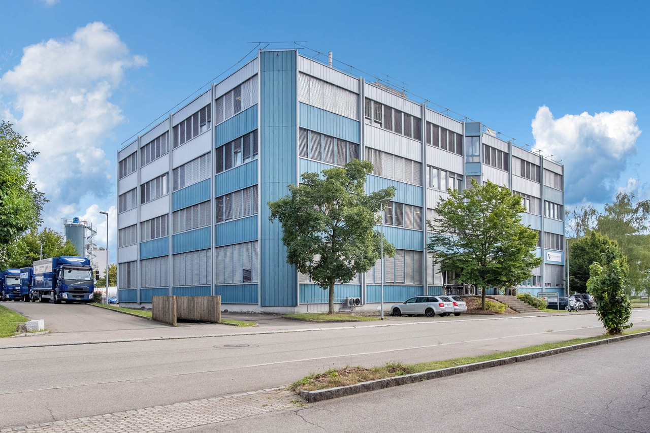 631m² commercial