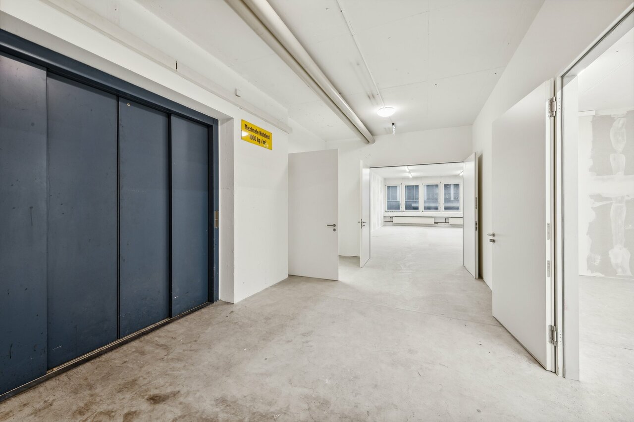 631m² commercial