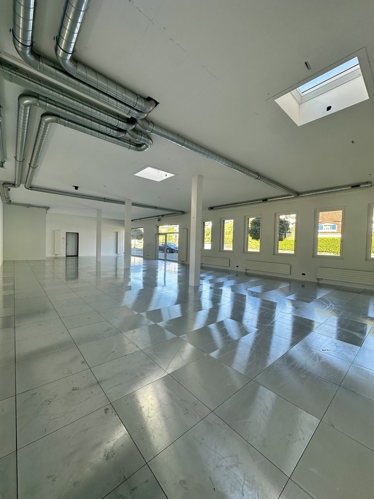 185m² commercial