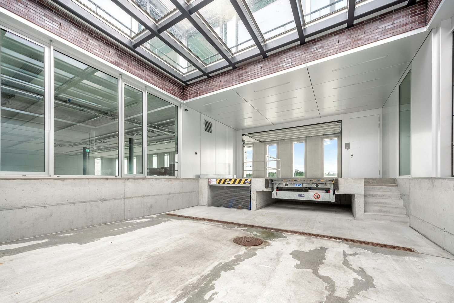 4945m² commercial
