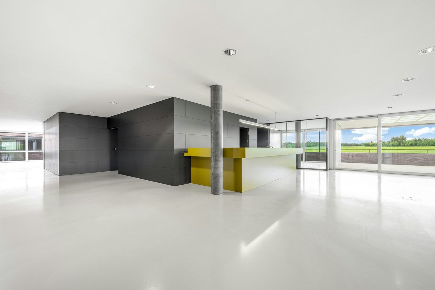 4945m² commercial