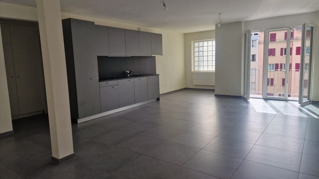 5 rooms apartment, photo 1 of 10