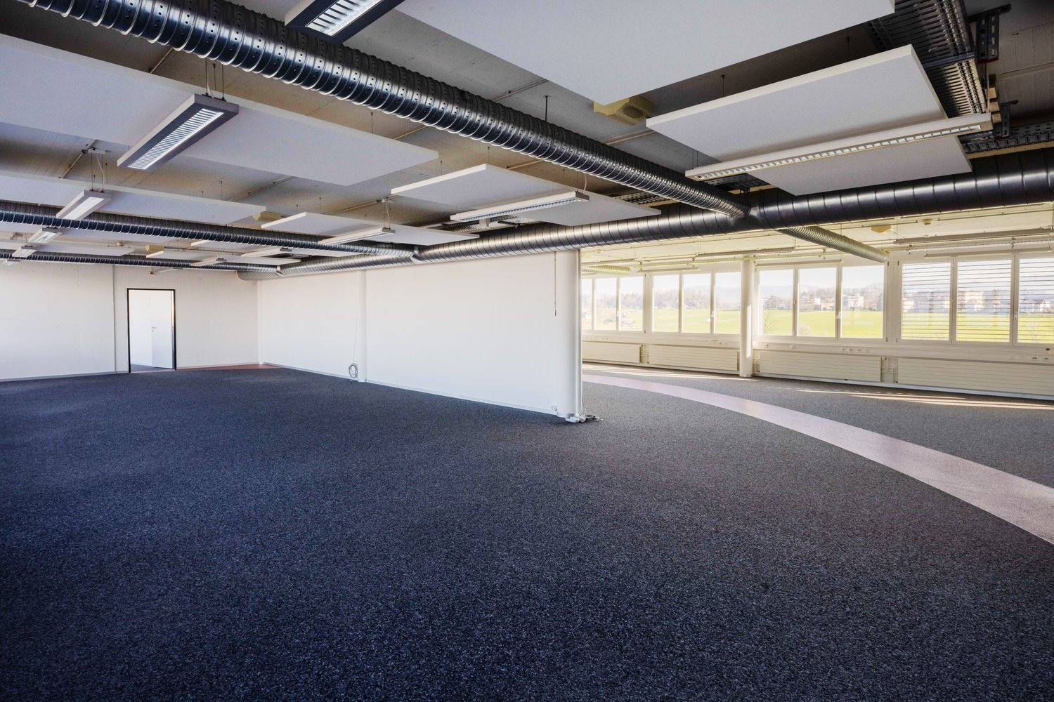 373m² office, photo 3 of 10