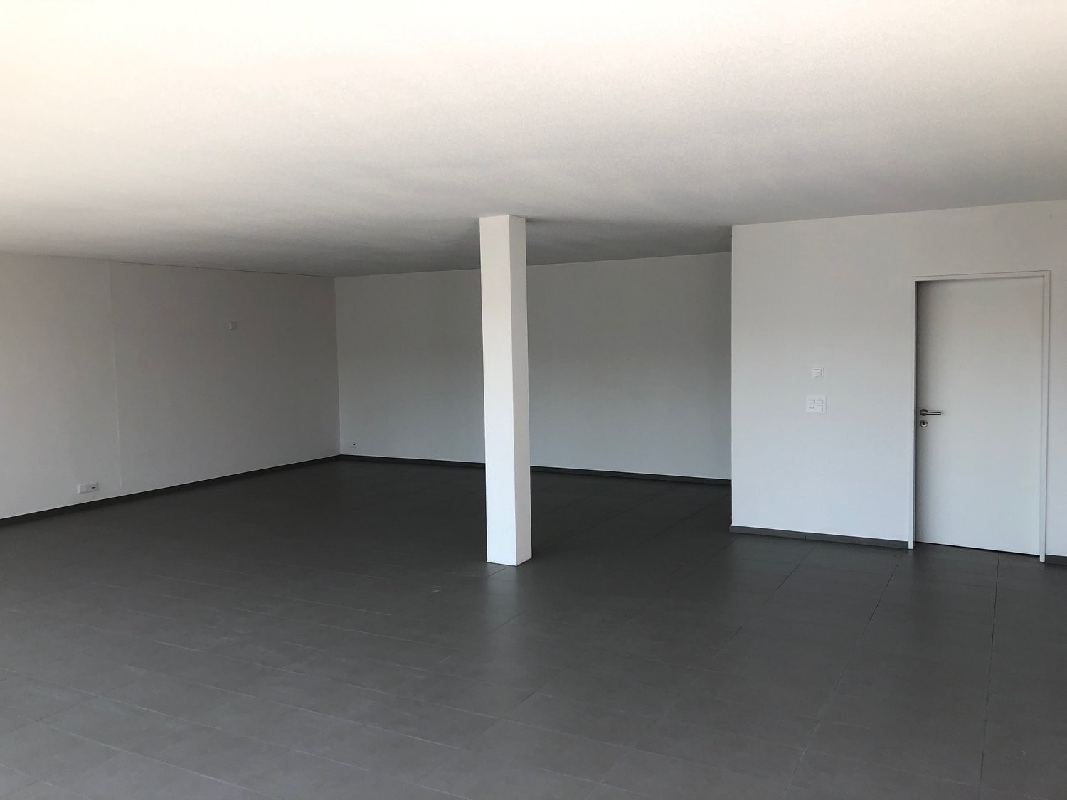 Commerce de 75m², photo 1 sur 3