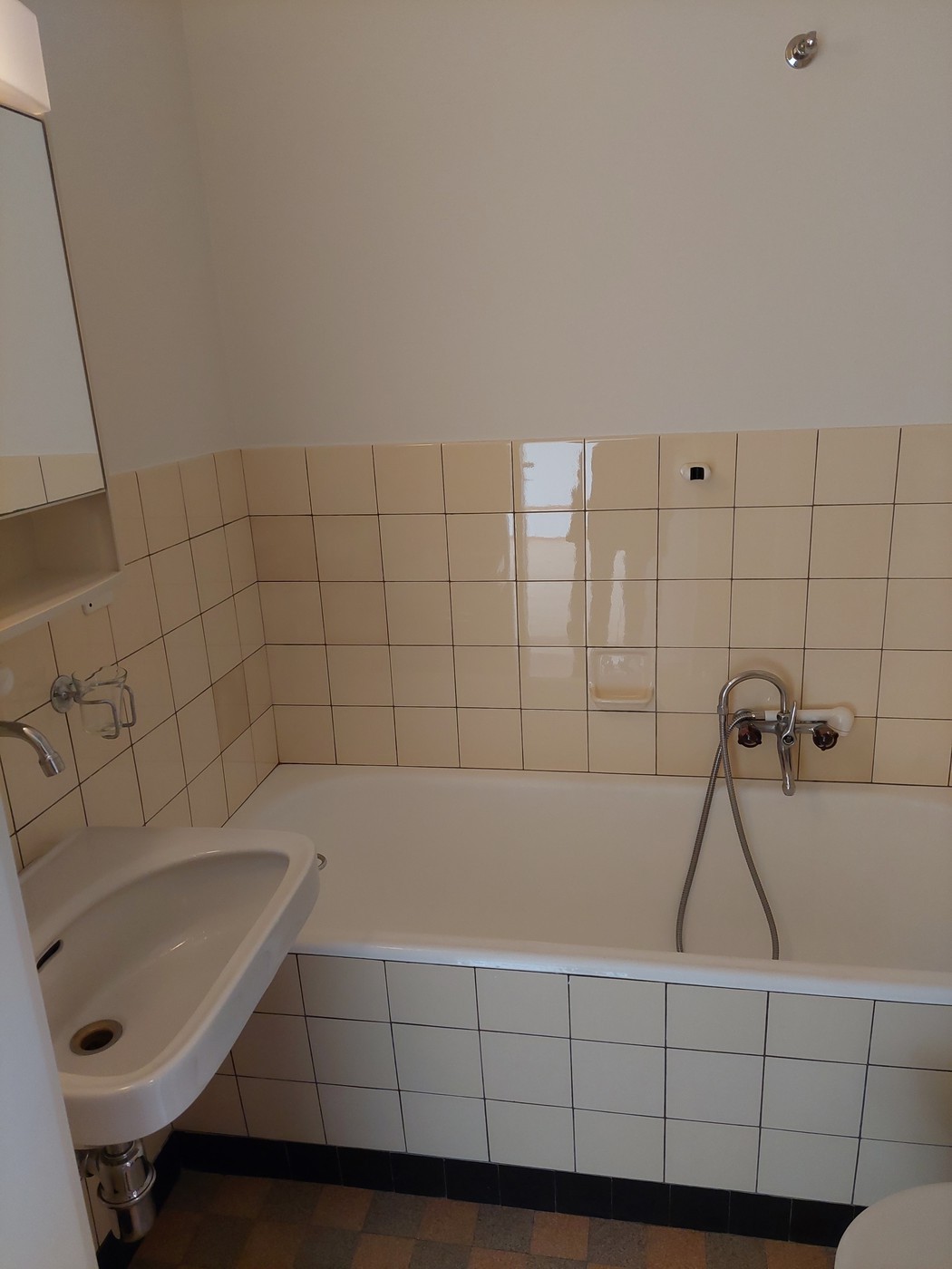 1 room apartment, photo 6 of 6