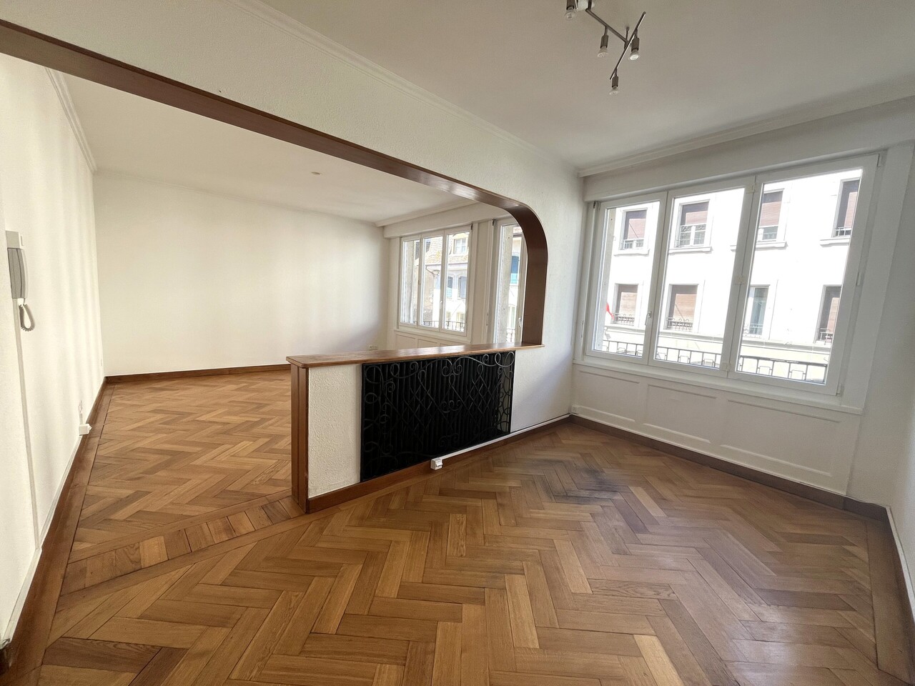 85m² commercial, photo 1 of 8