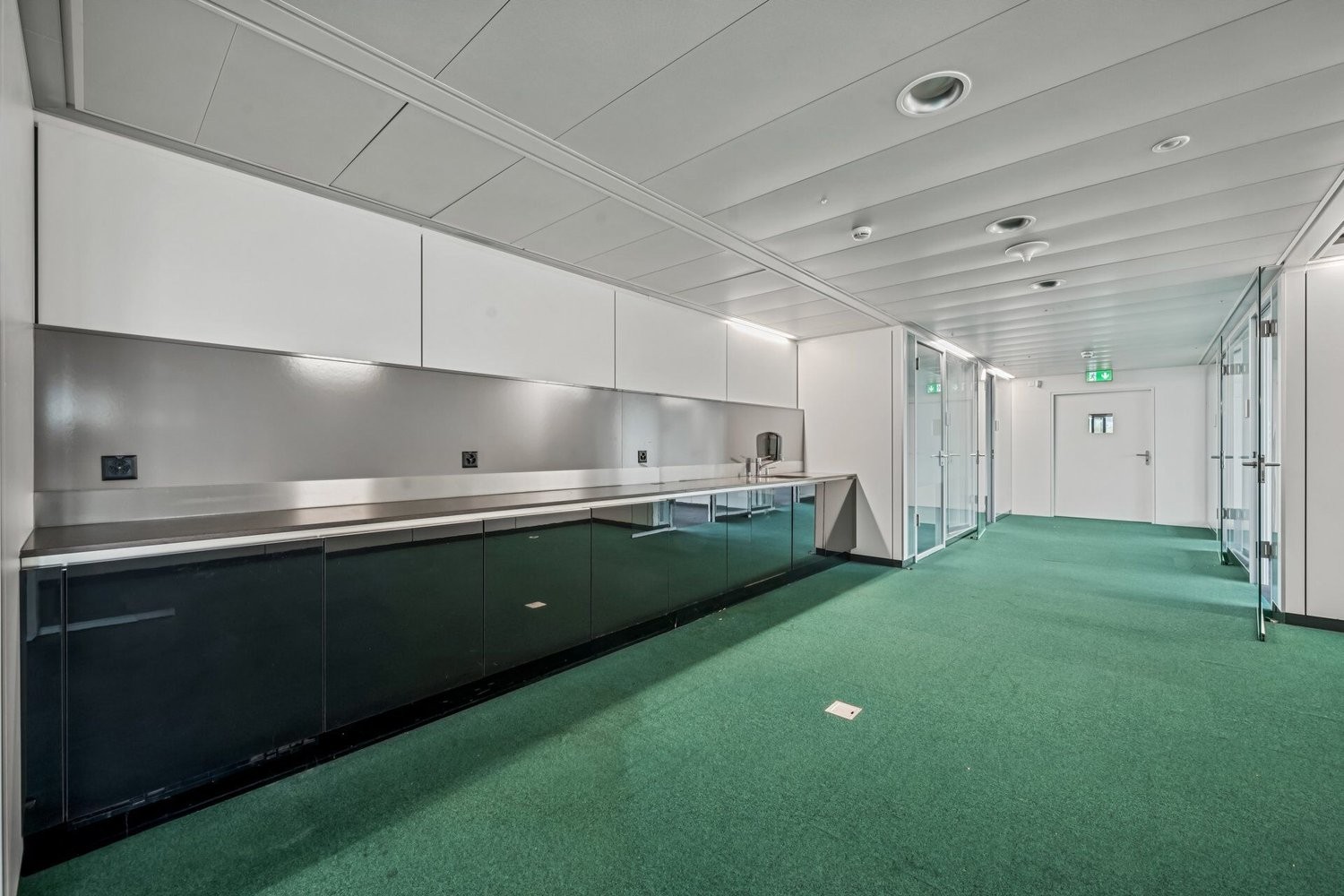 487m² office, photo 7 of 10