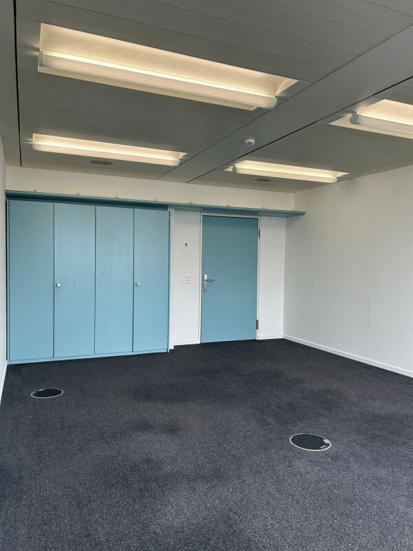 135m² office, photo 1 of 8