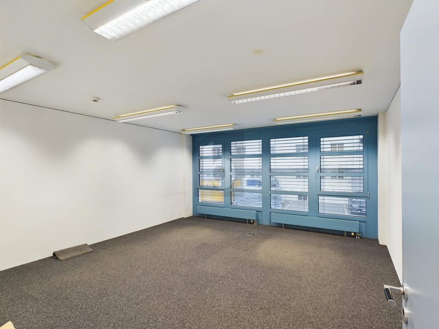 25m² office, photo 1 of 4