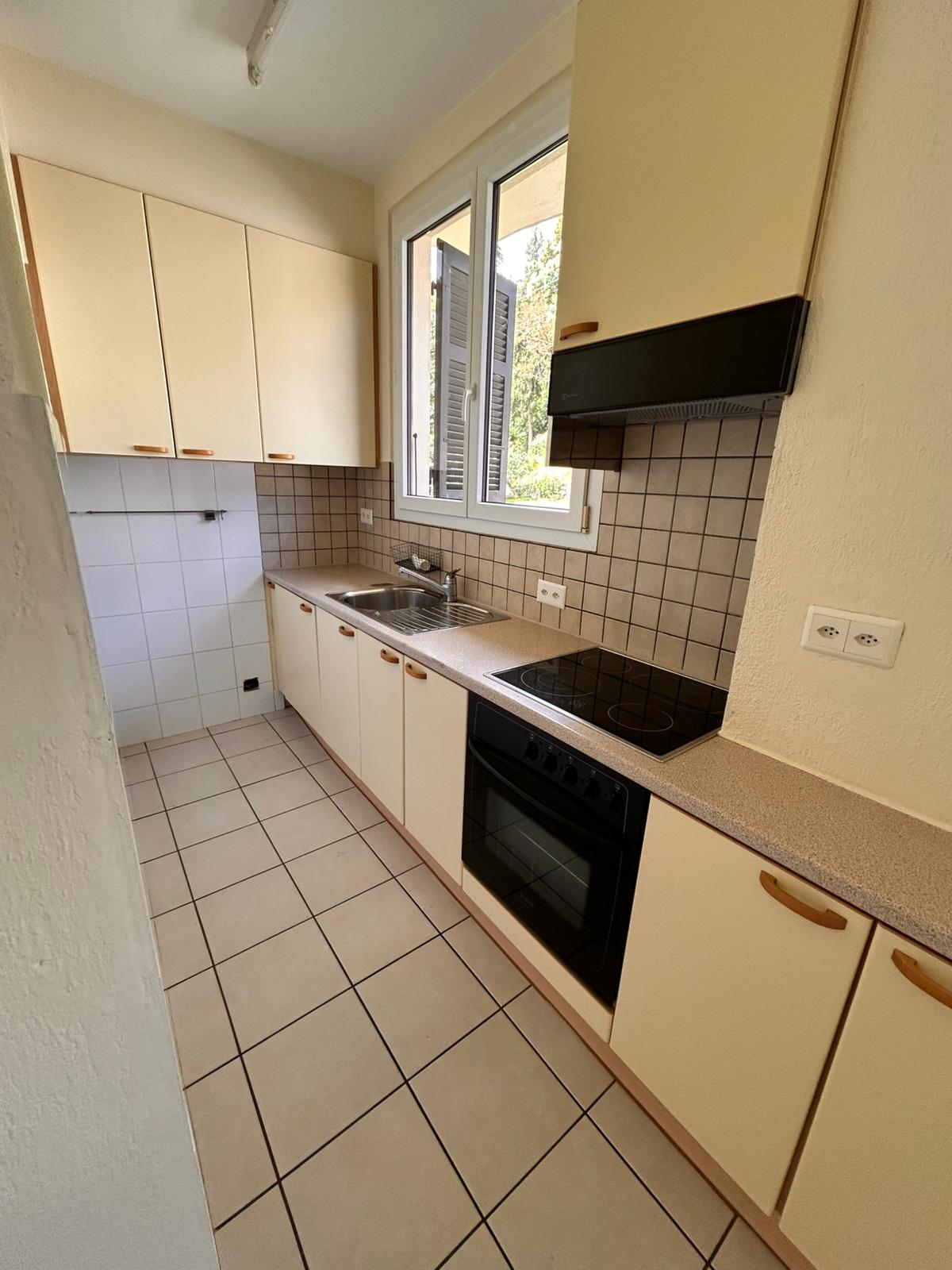 Möblierte 4 ½ Zimmer Wohnung